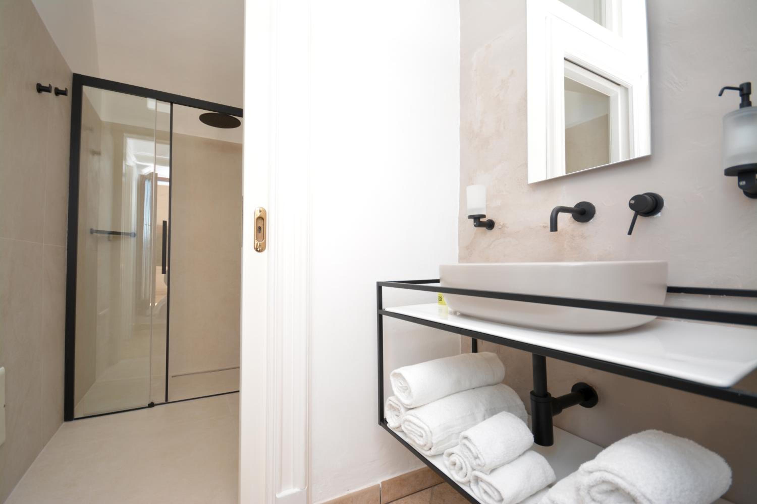 Standard Double Room - Photo 6
