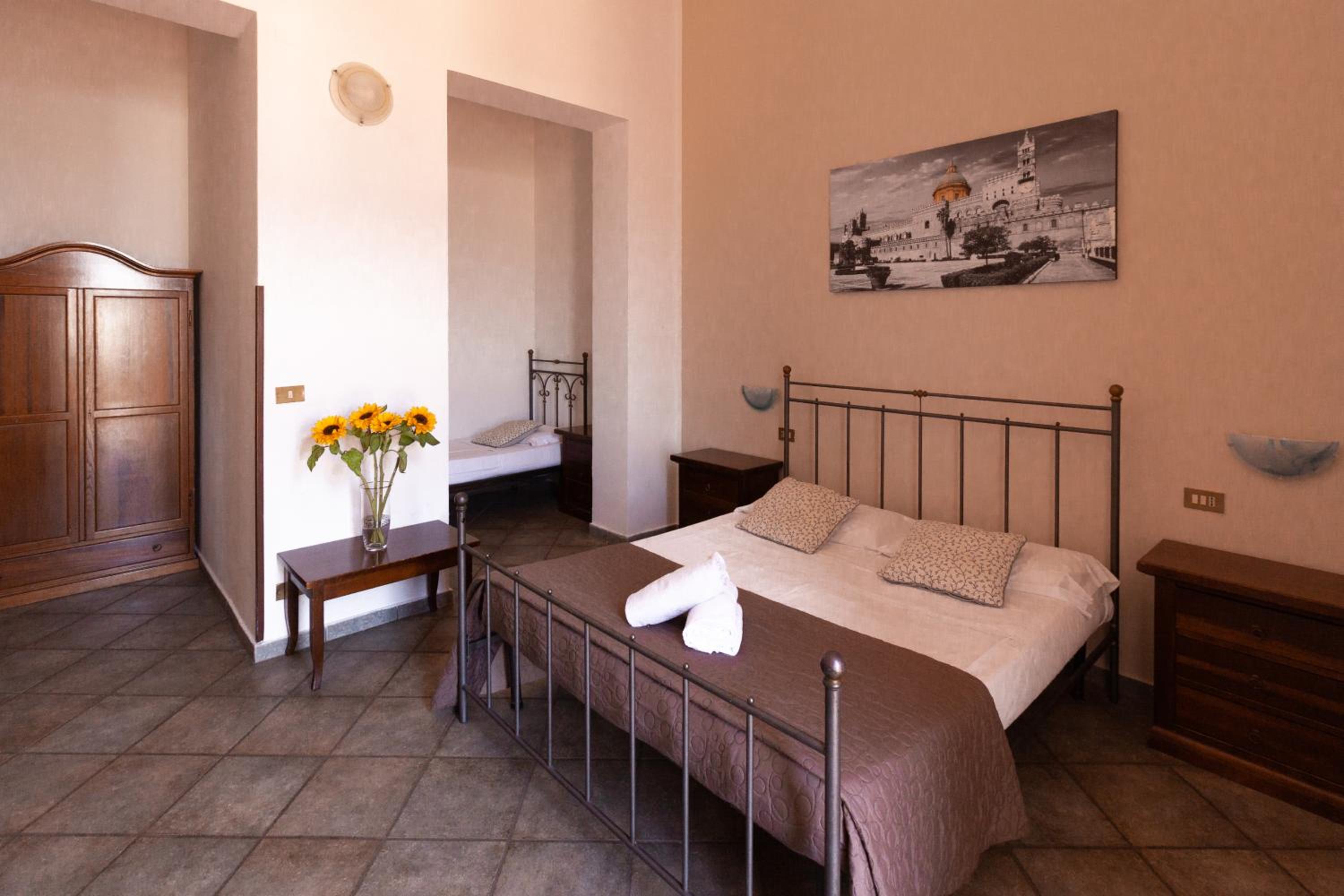 Triple Room - Photo 1