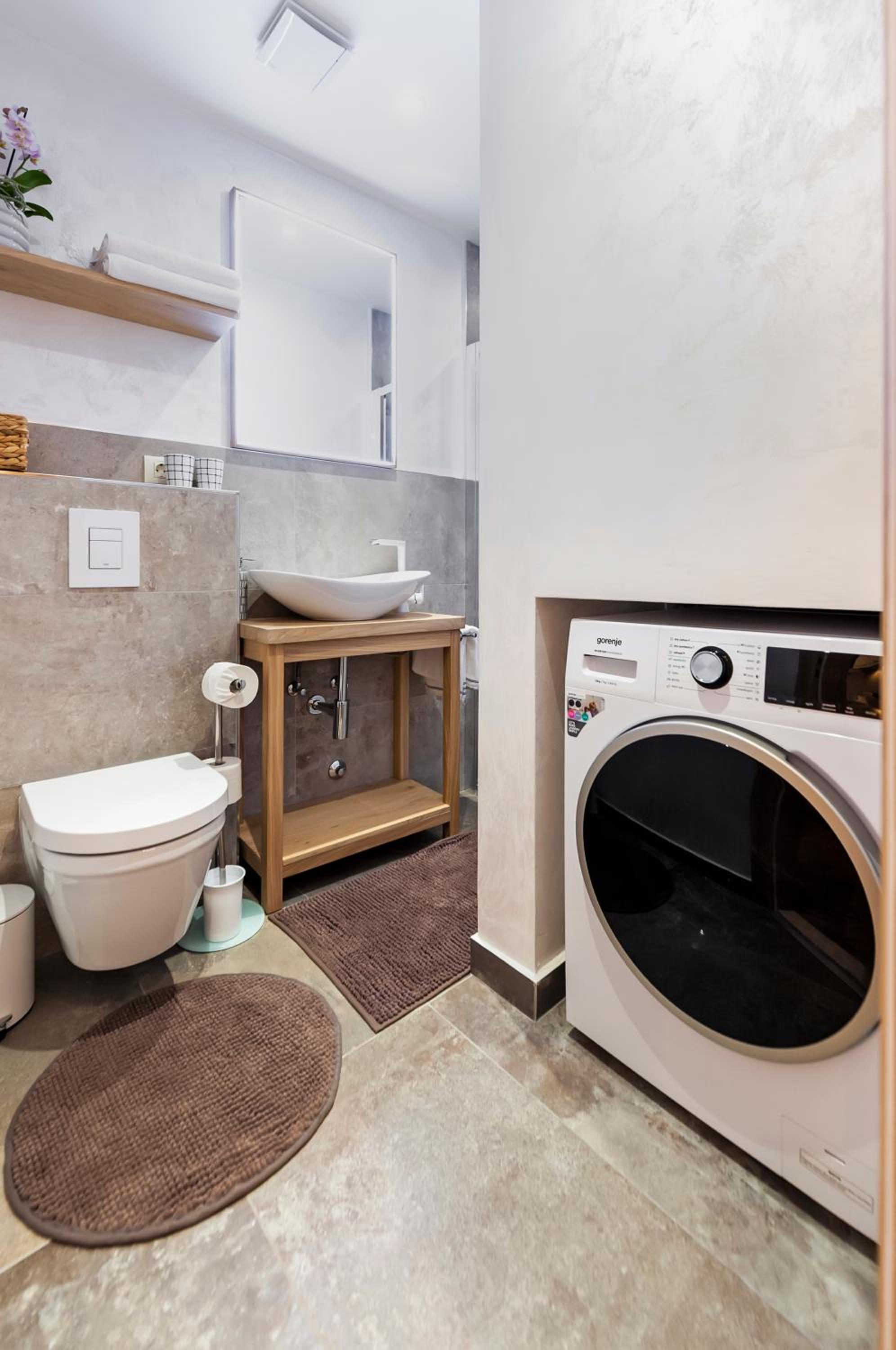 One-Bedroom Apartment - Photo 9