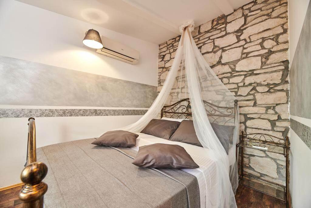 Small Double Room photo 1