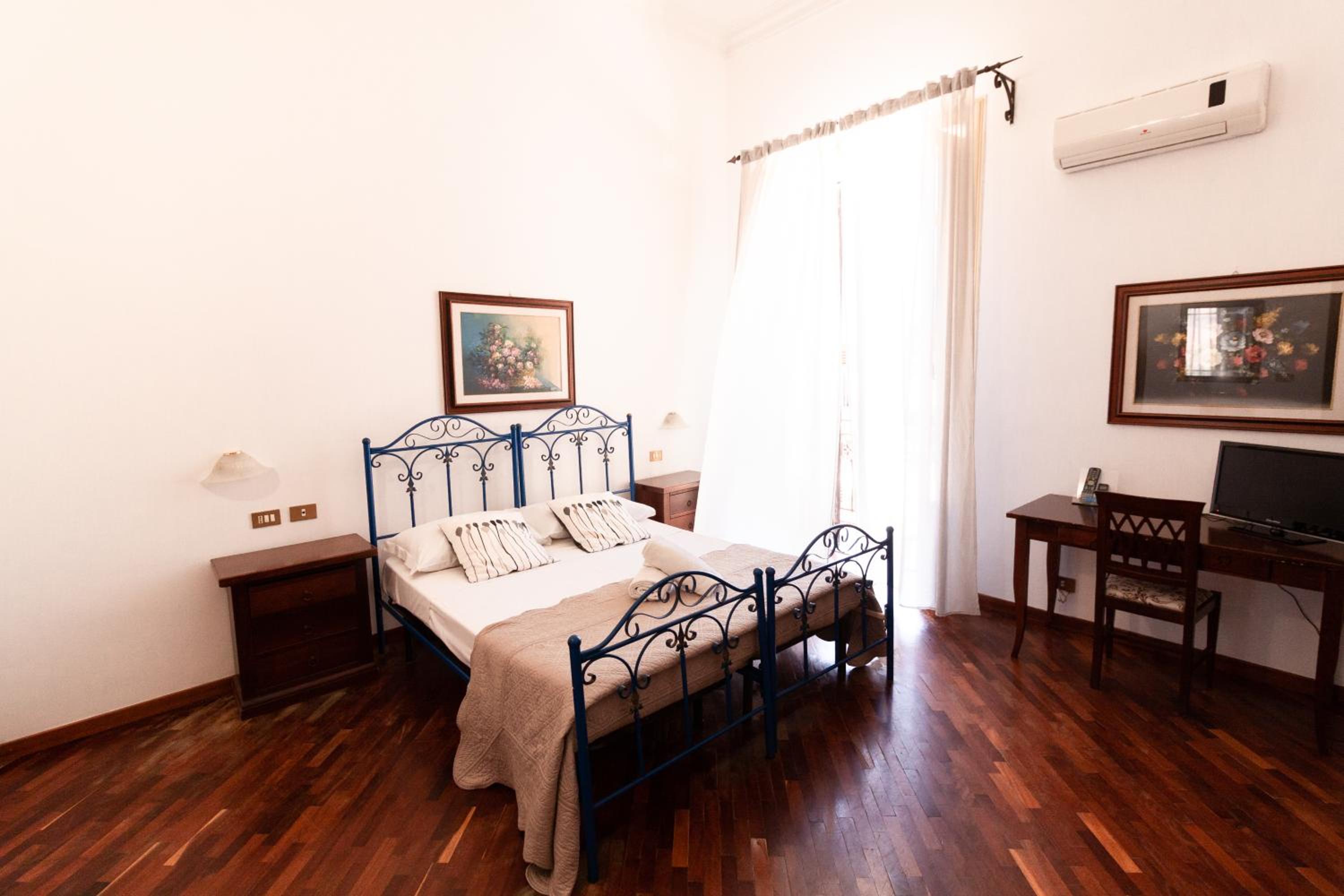 Double or Twin Room - Photo 5