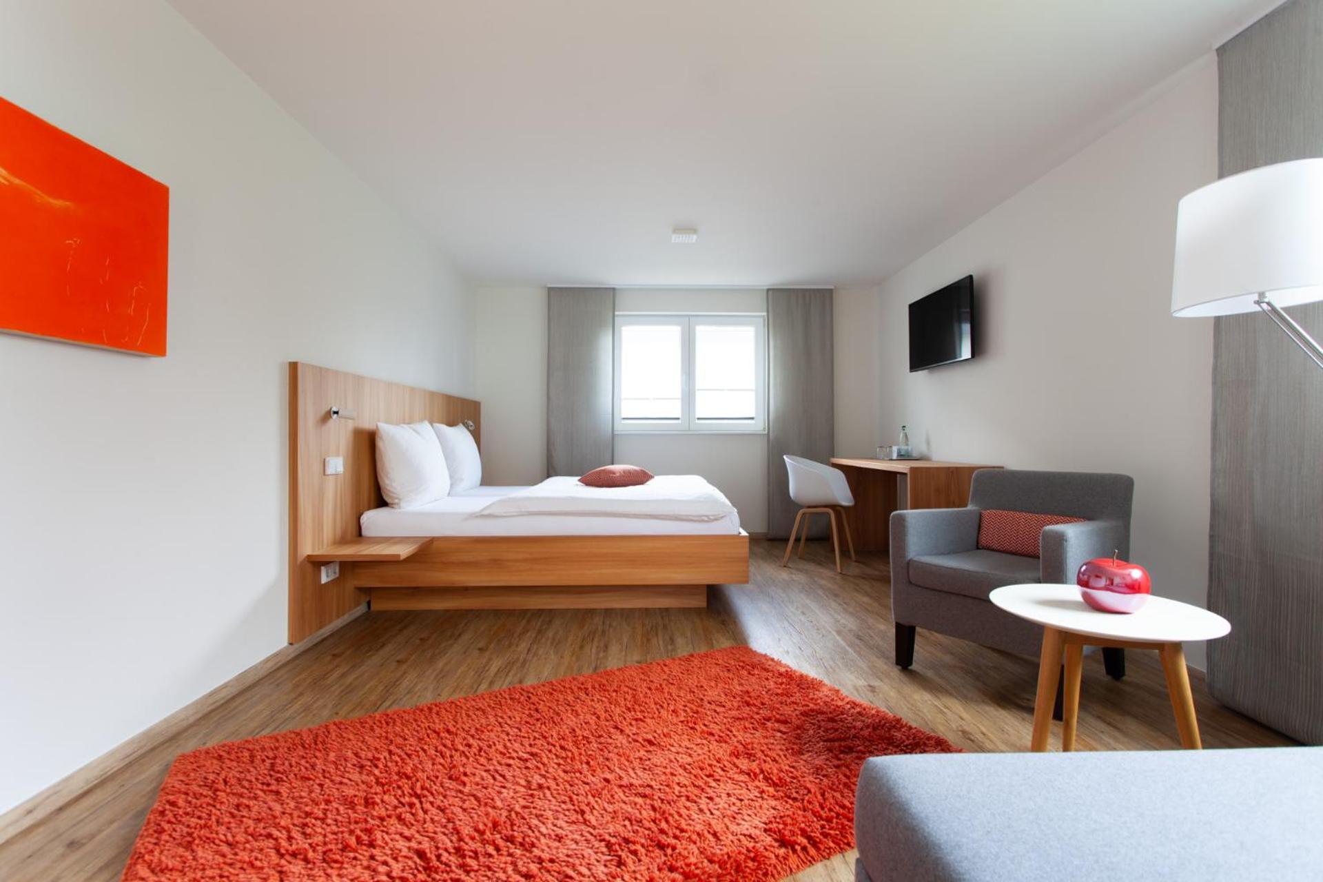 Double or Twin Room with Balcony photo 2