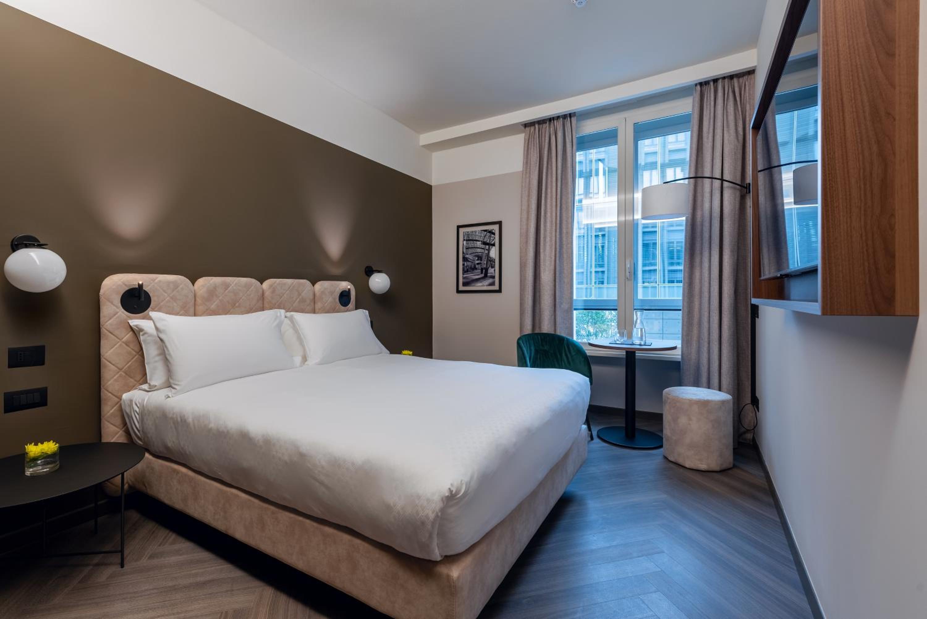 Comfort Double Room thumbnail 6