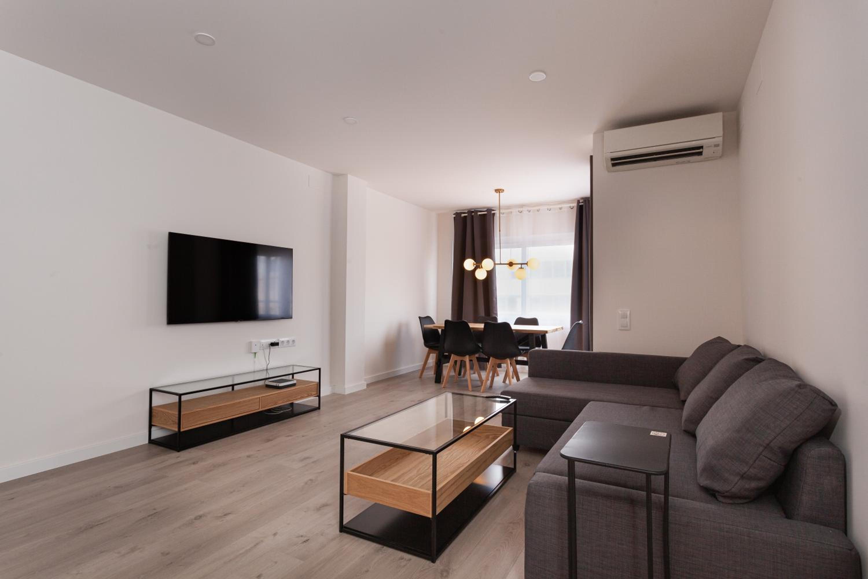 One-Bedroom Apartment photo 2