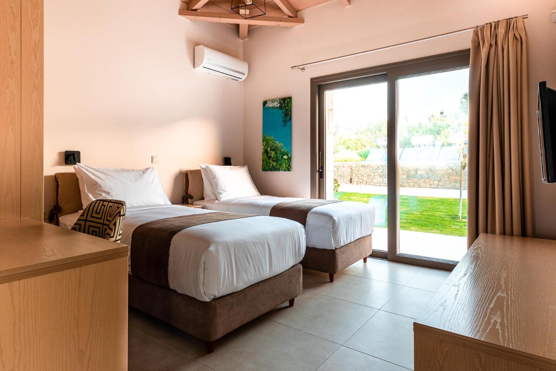 Villa with Private Pool photo 3