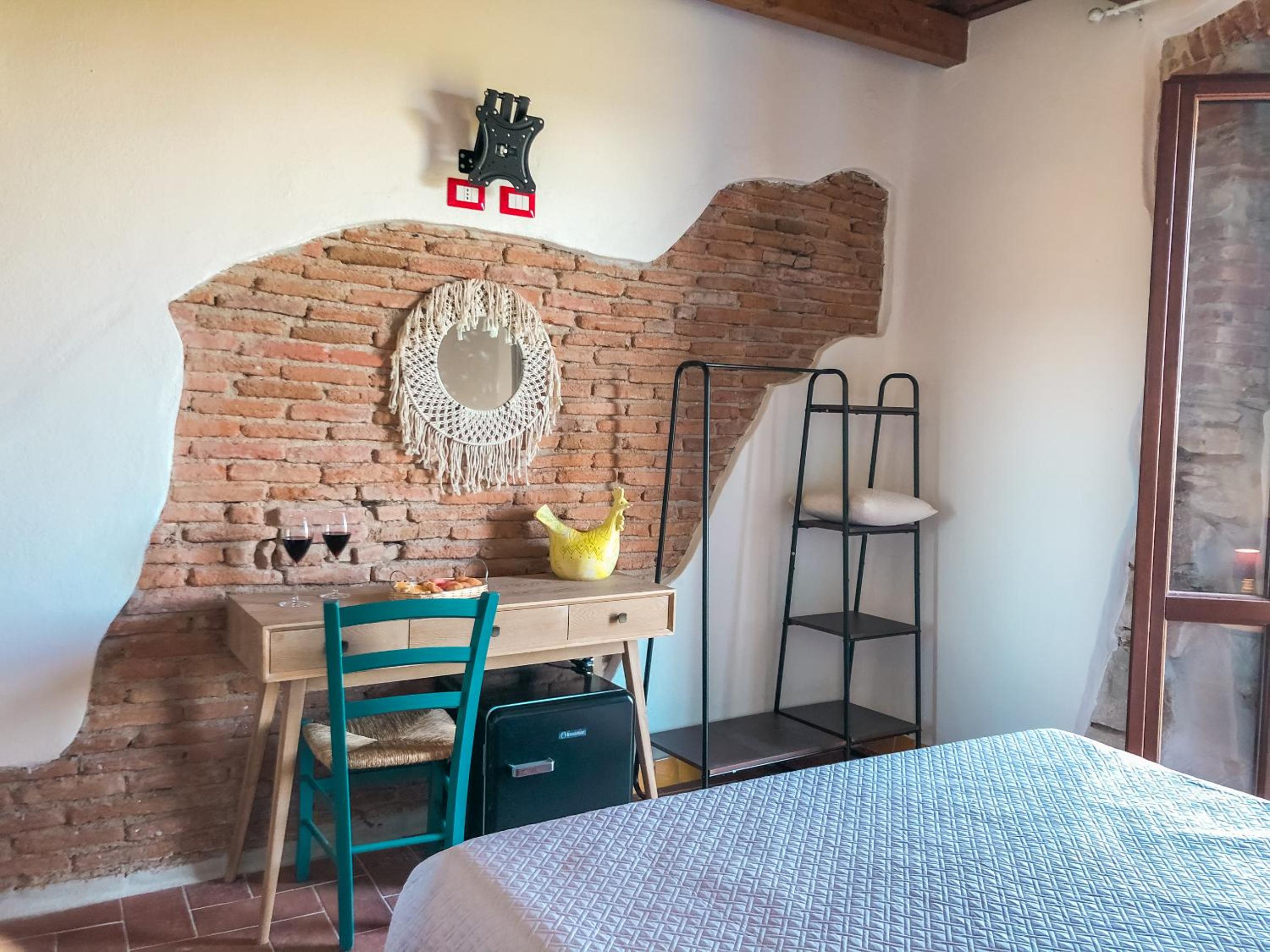 Double Room with Balcony - Photo 5