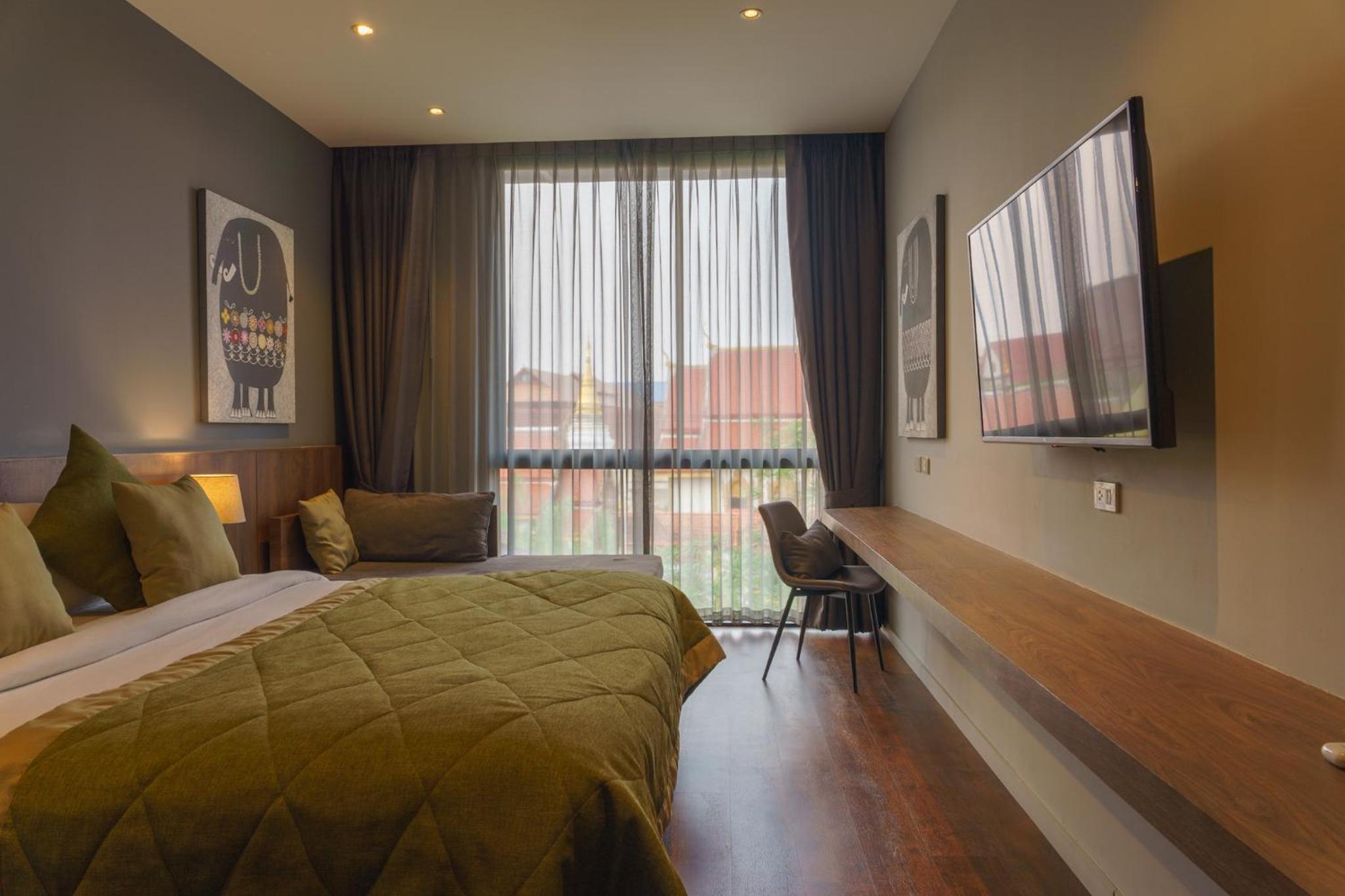 Deluxe Double Room - Photo 9