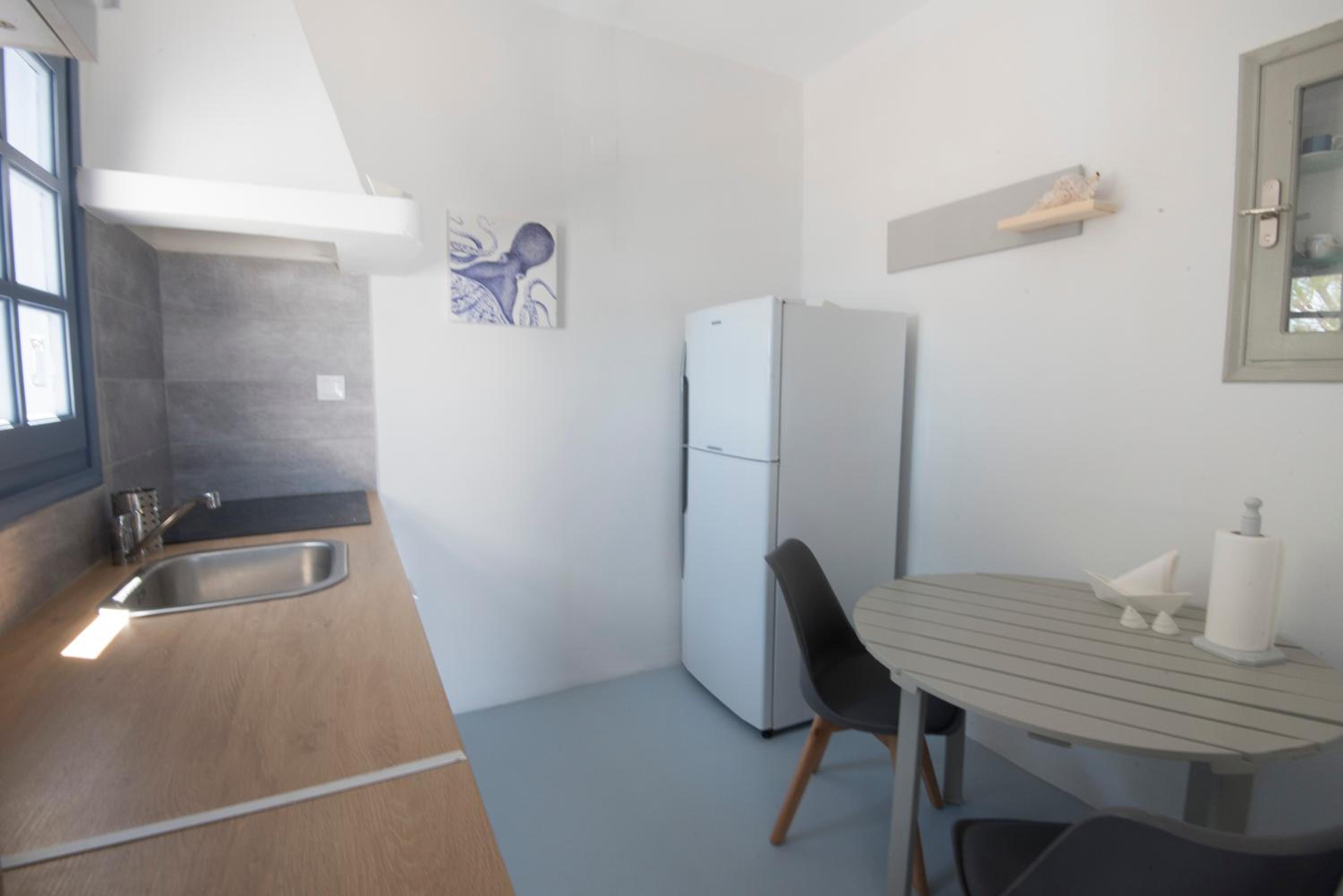 One-Bedroom House - Photo 50