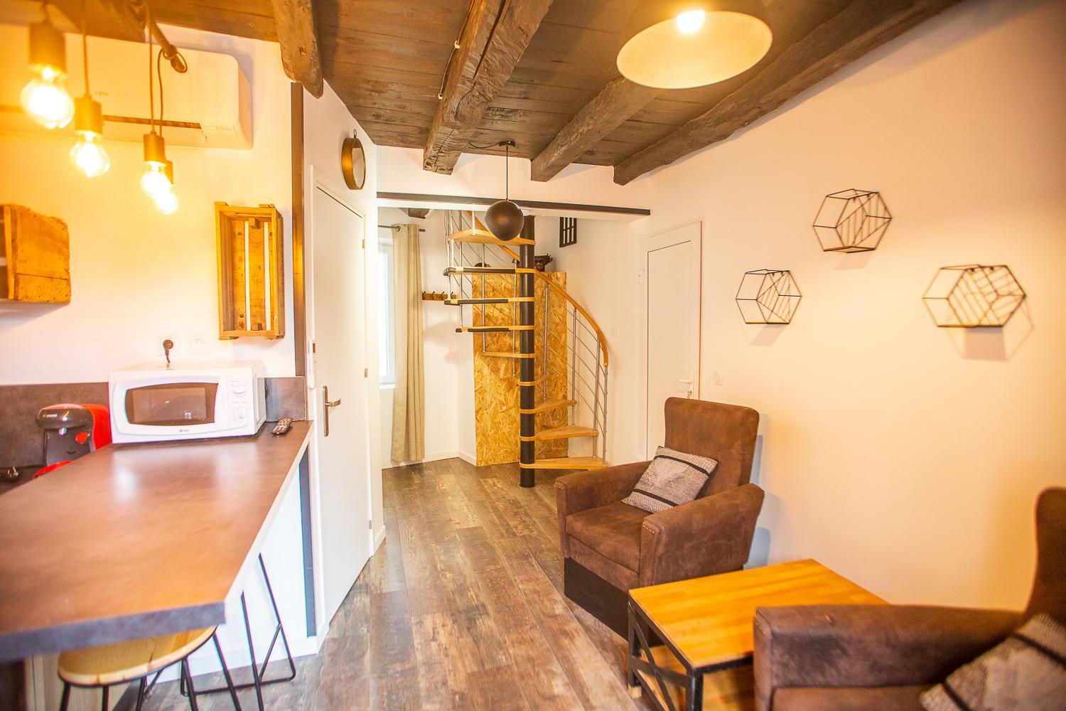 Apartment - Split Level photo 2