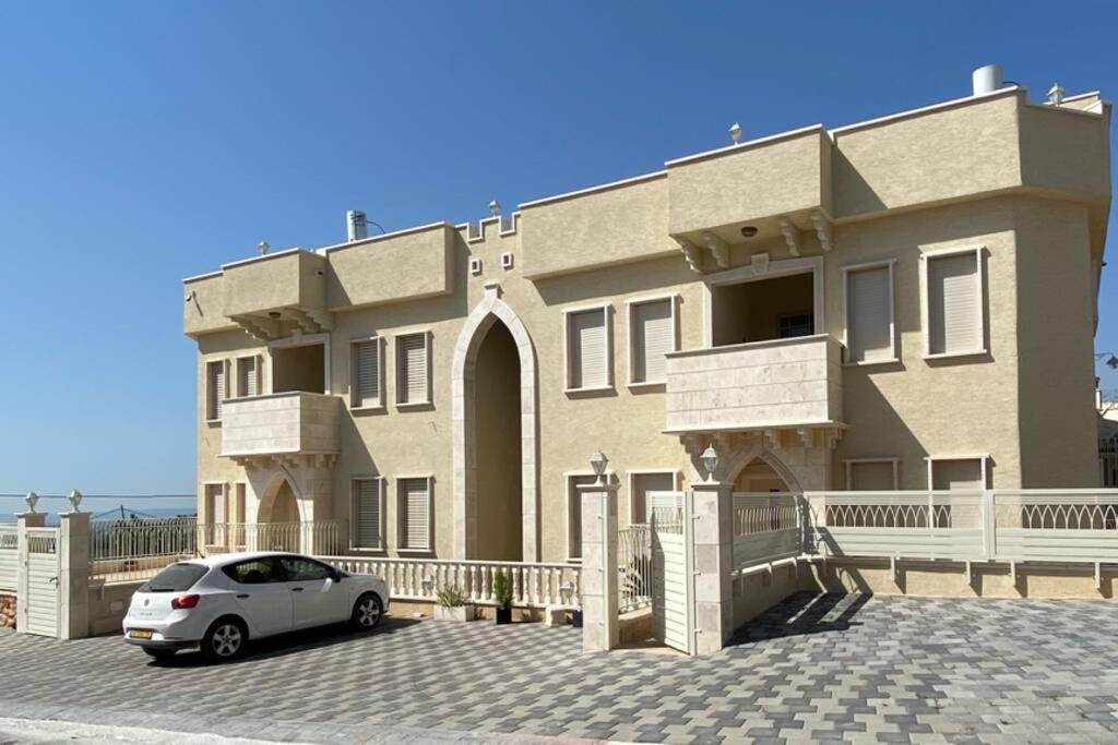 Villa - Photo 2