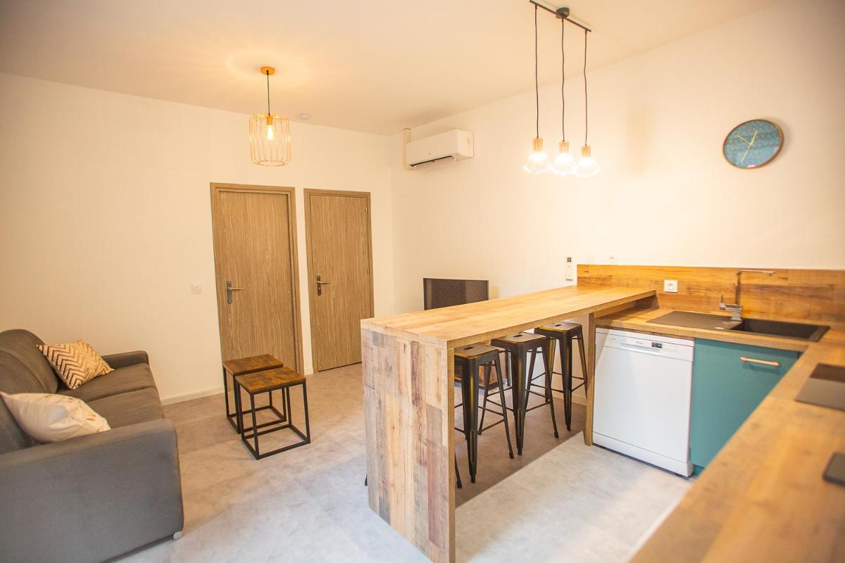 Apartment with Terrace photo 3