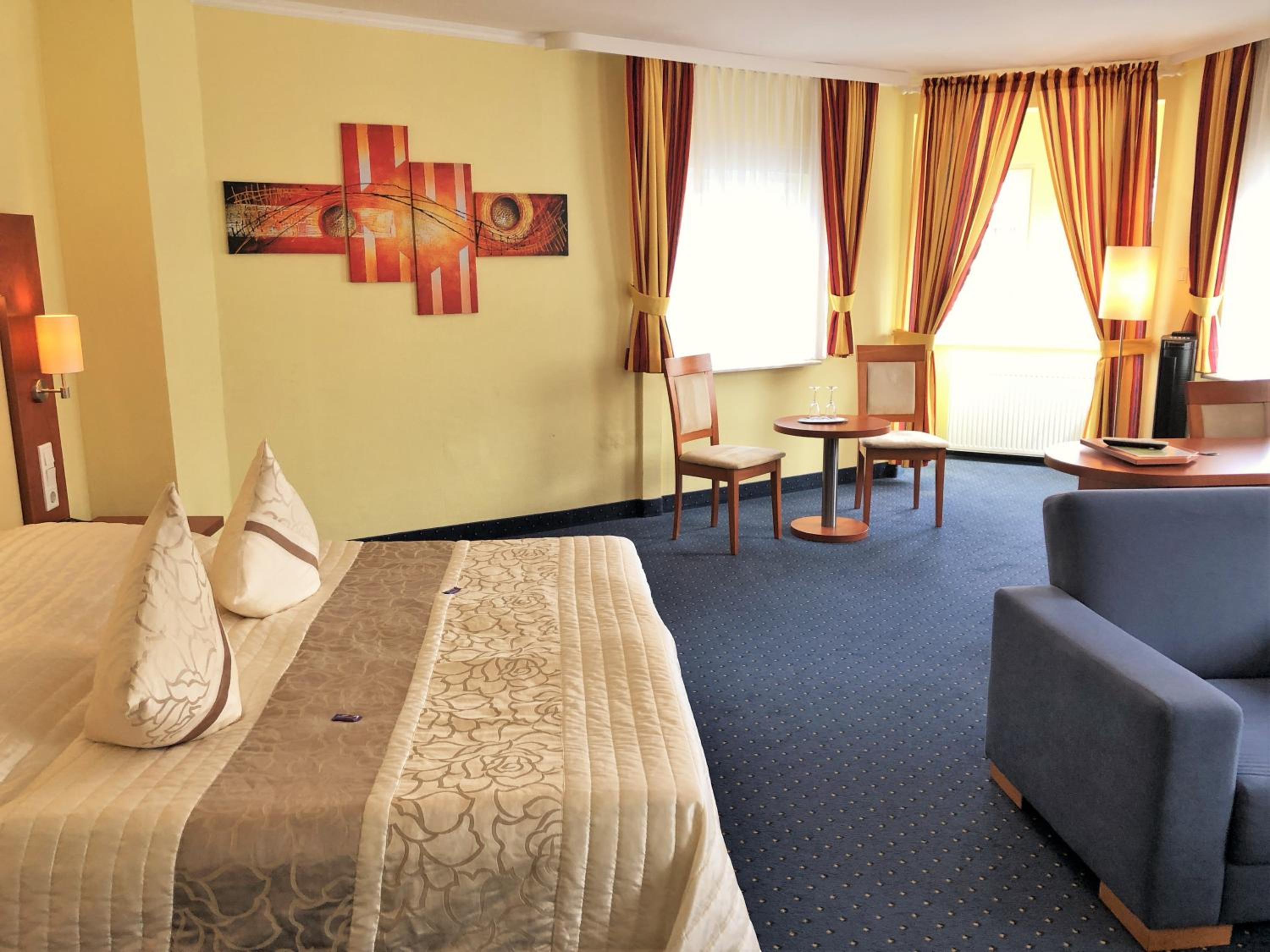 Suite - Photo 3