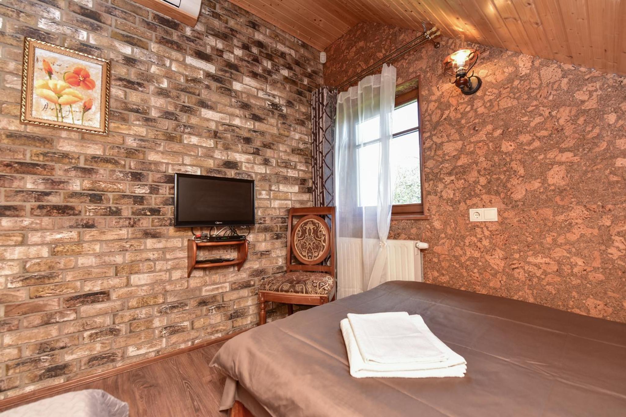Family Room (3 Adults) (2 beds) photo 1