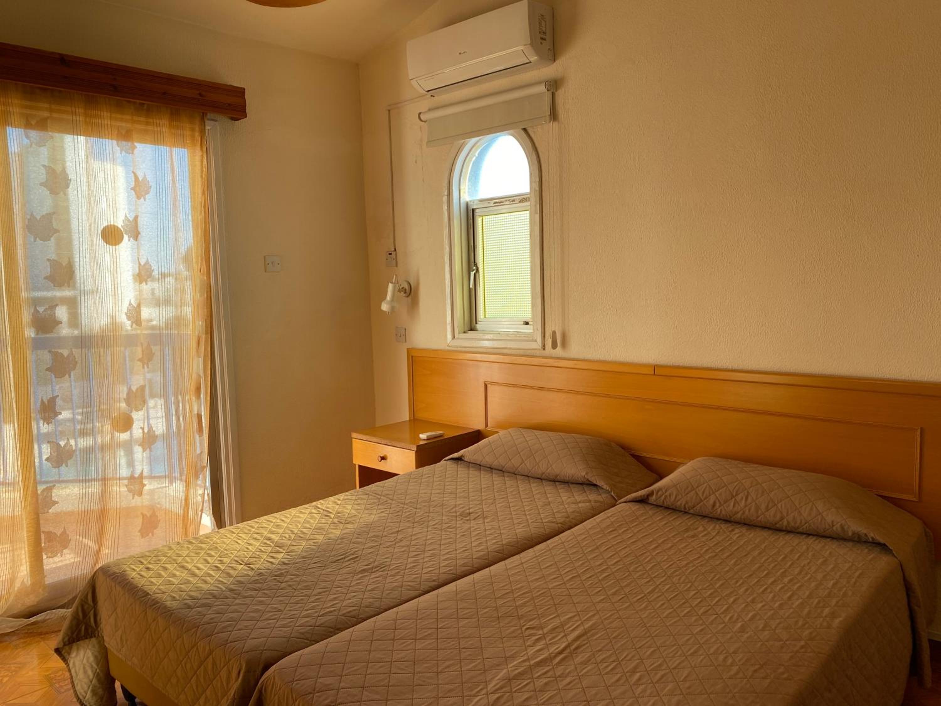 One-Bedroom Apartment No.214