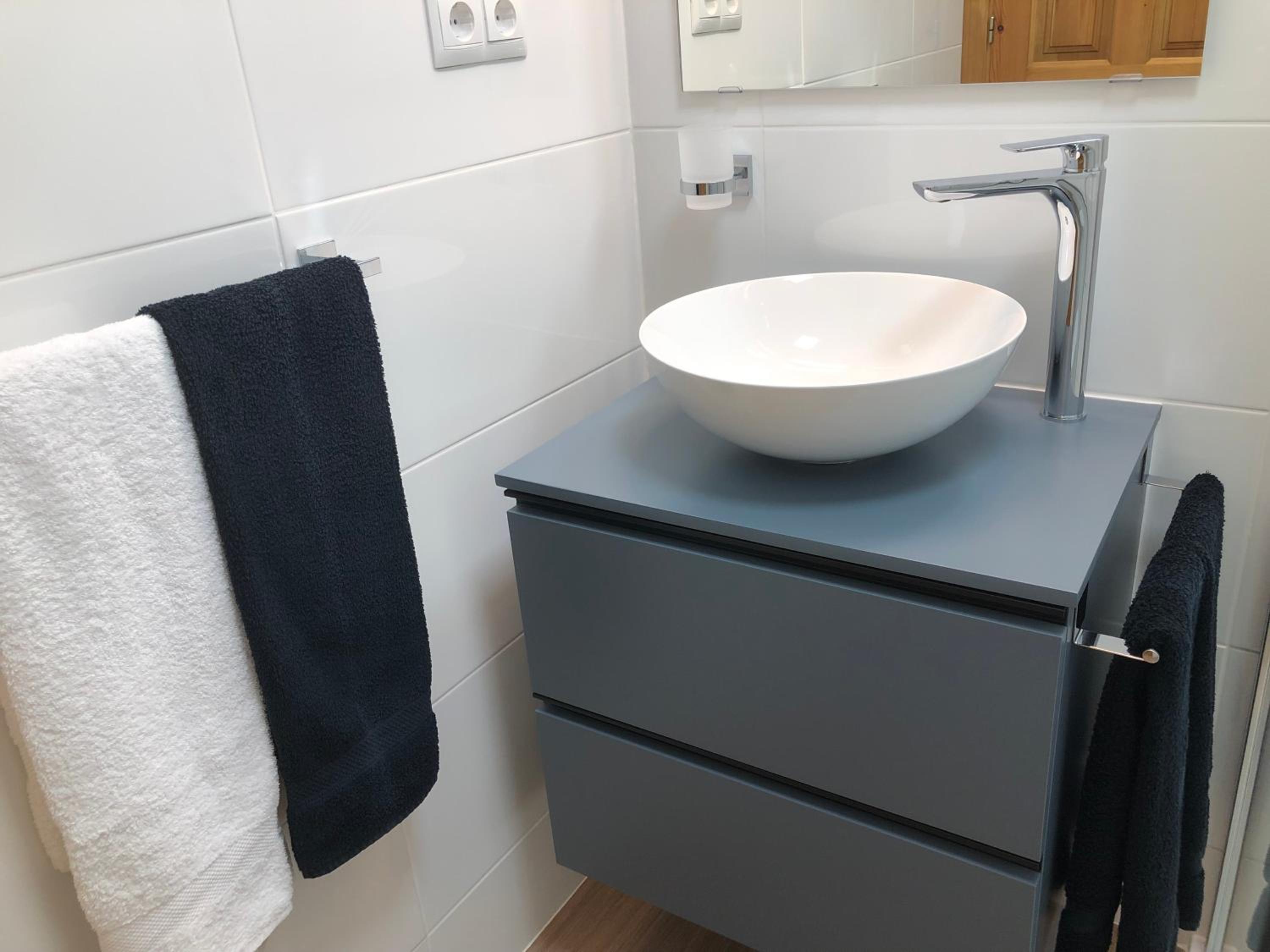 Twin Room with Private Bathroom photo 3