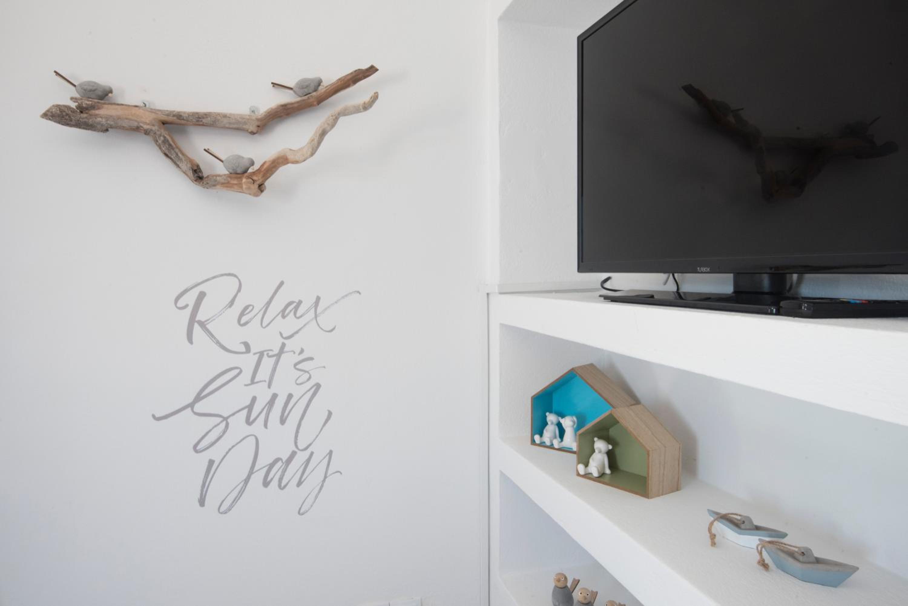 One-Bedroom House - Photo 49