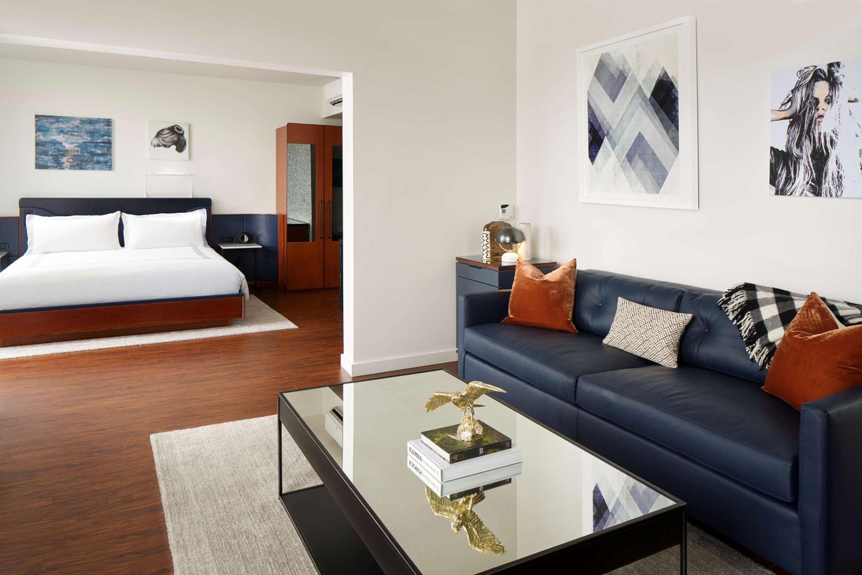 Studio Suite with Water View photo 1
