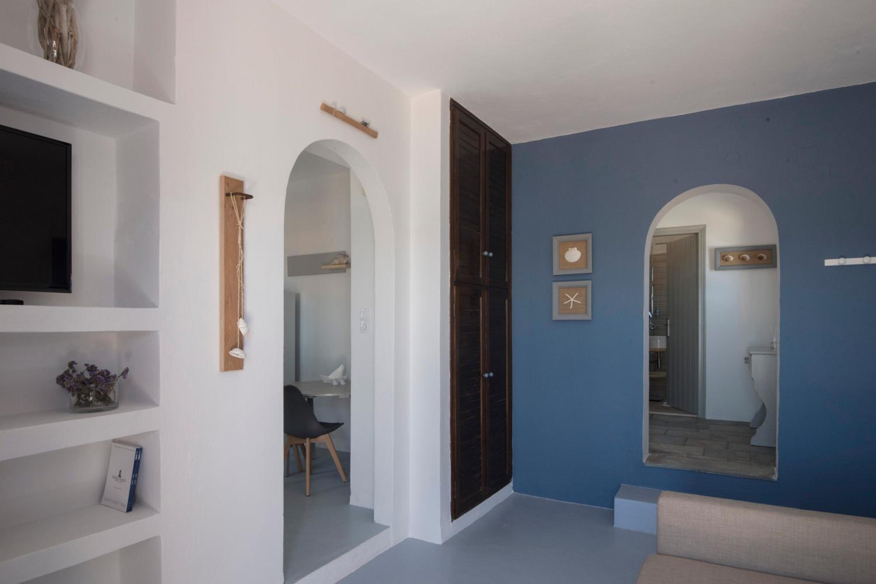 One-Bedroom House - Photo 25