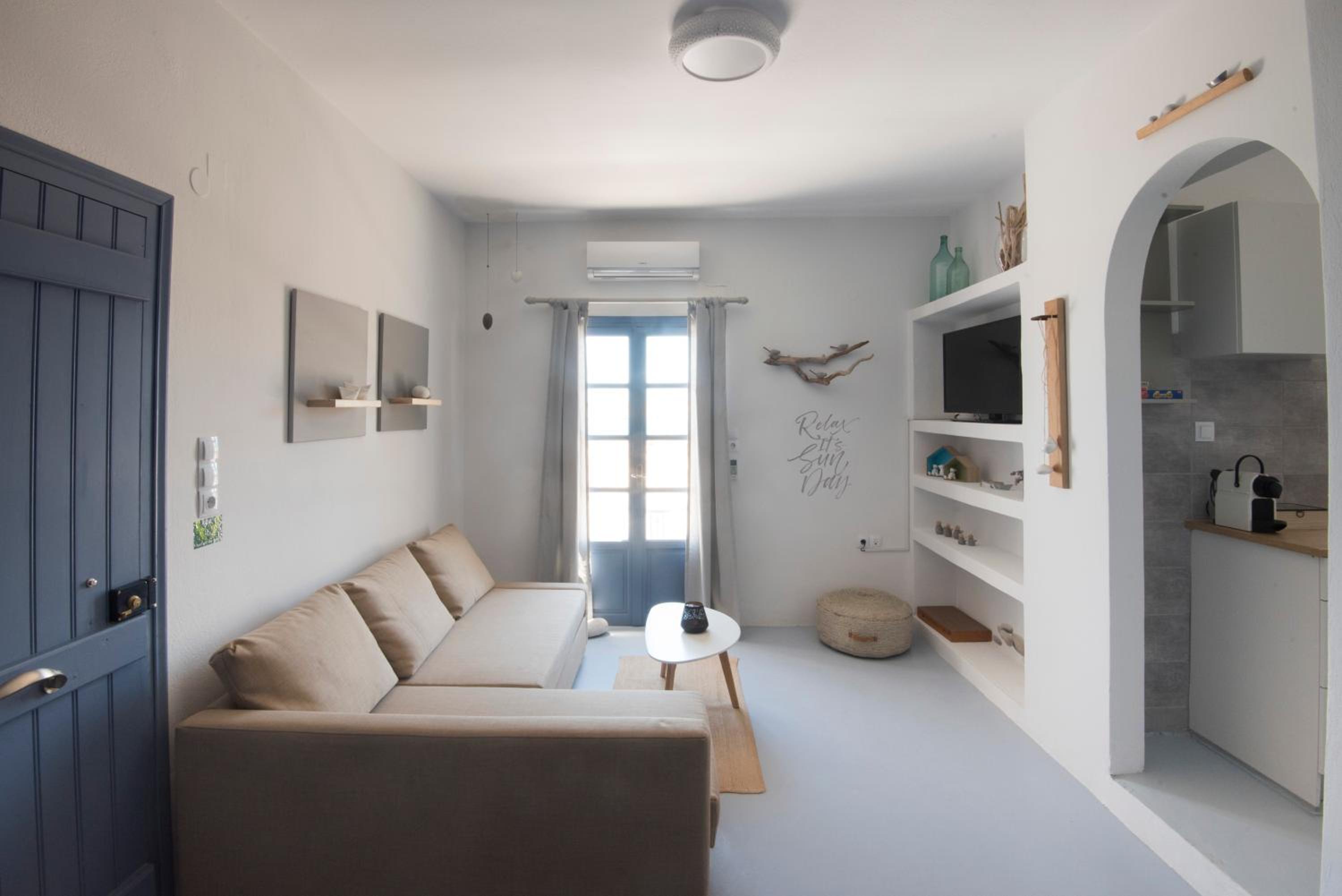 One-Bedroom House - Photo 26