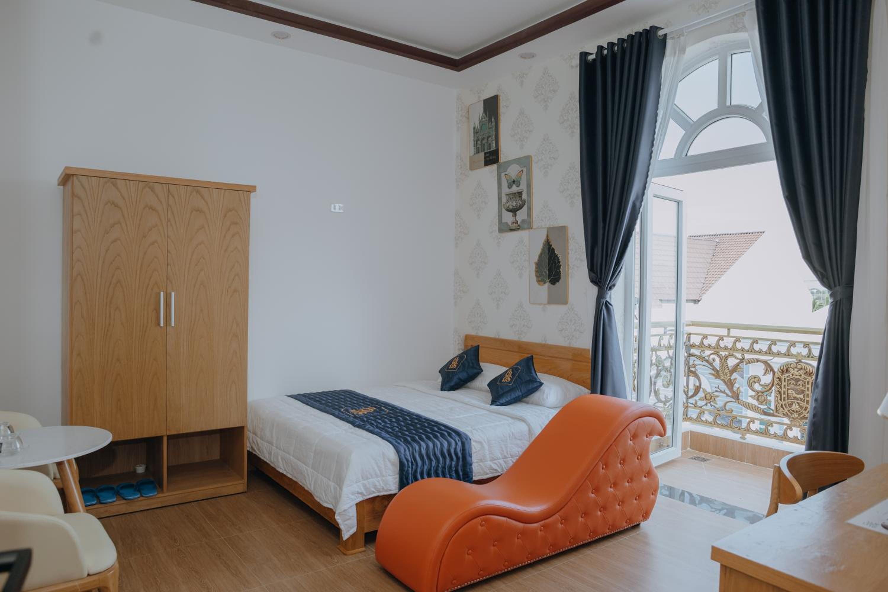 Deluxe Double Room with Sea View - Photo 10