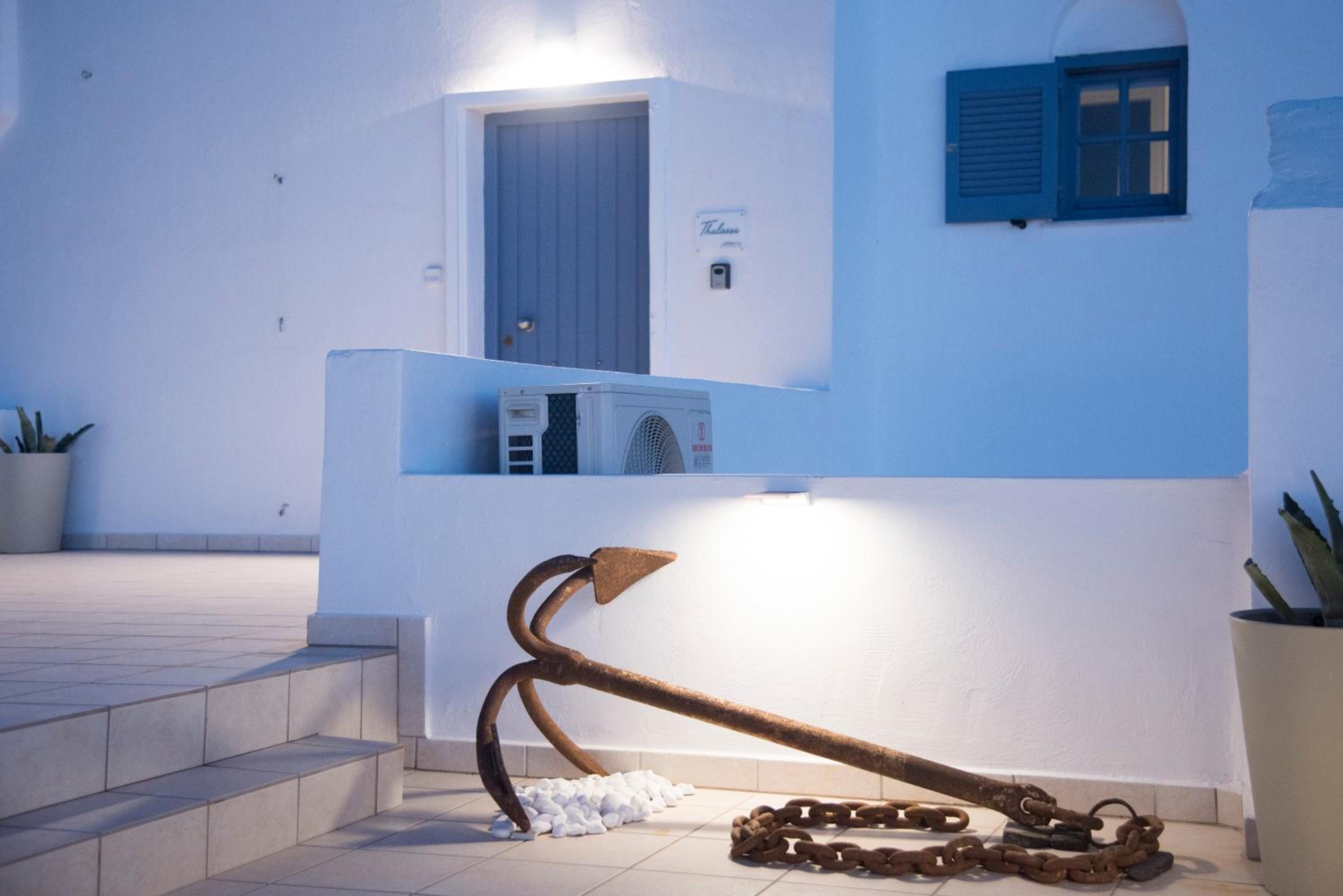 One-Bedroom House - Photo 36