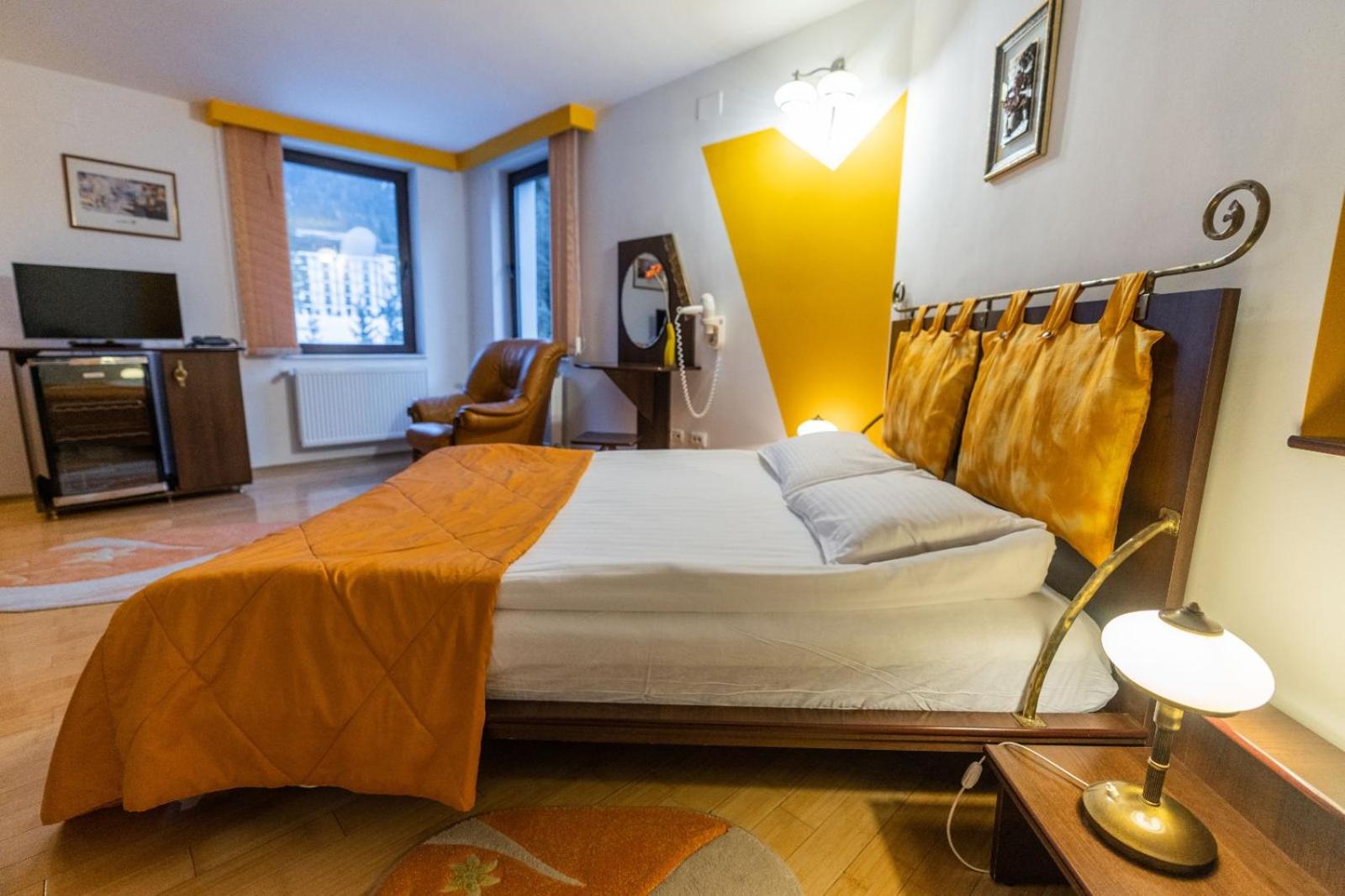 Double Room - Photo 6