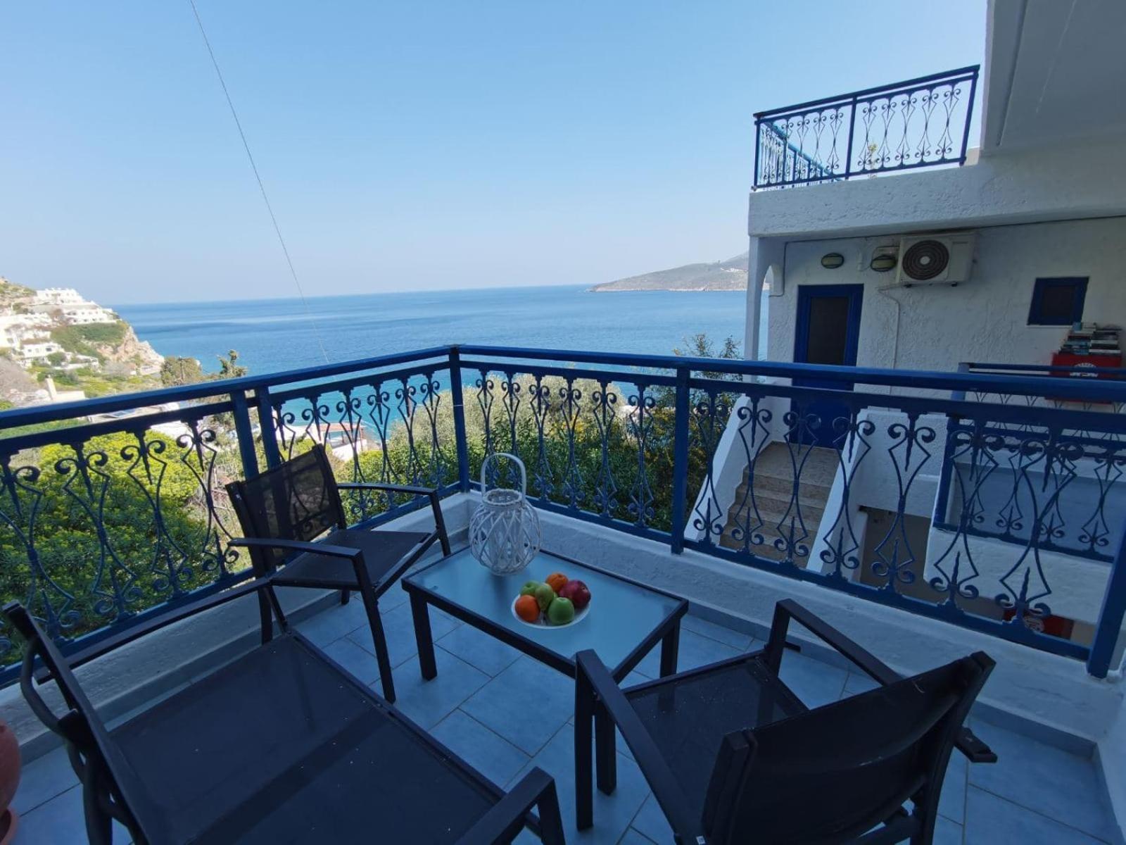 One-Bedroom Apartment with Sea View photo 3