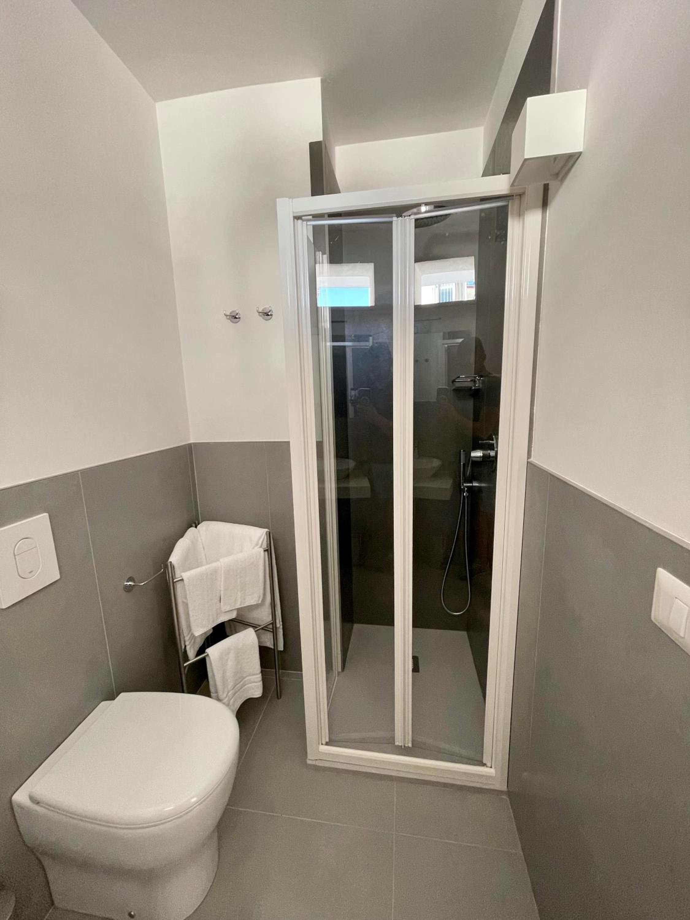 Small Double Room - Photo 2