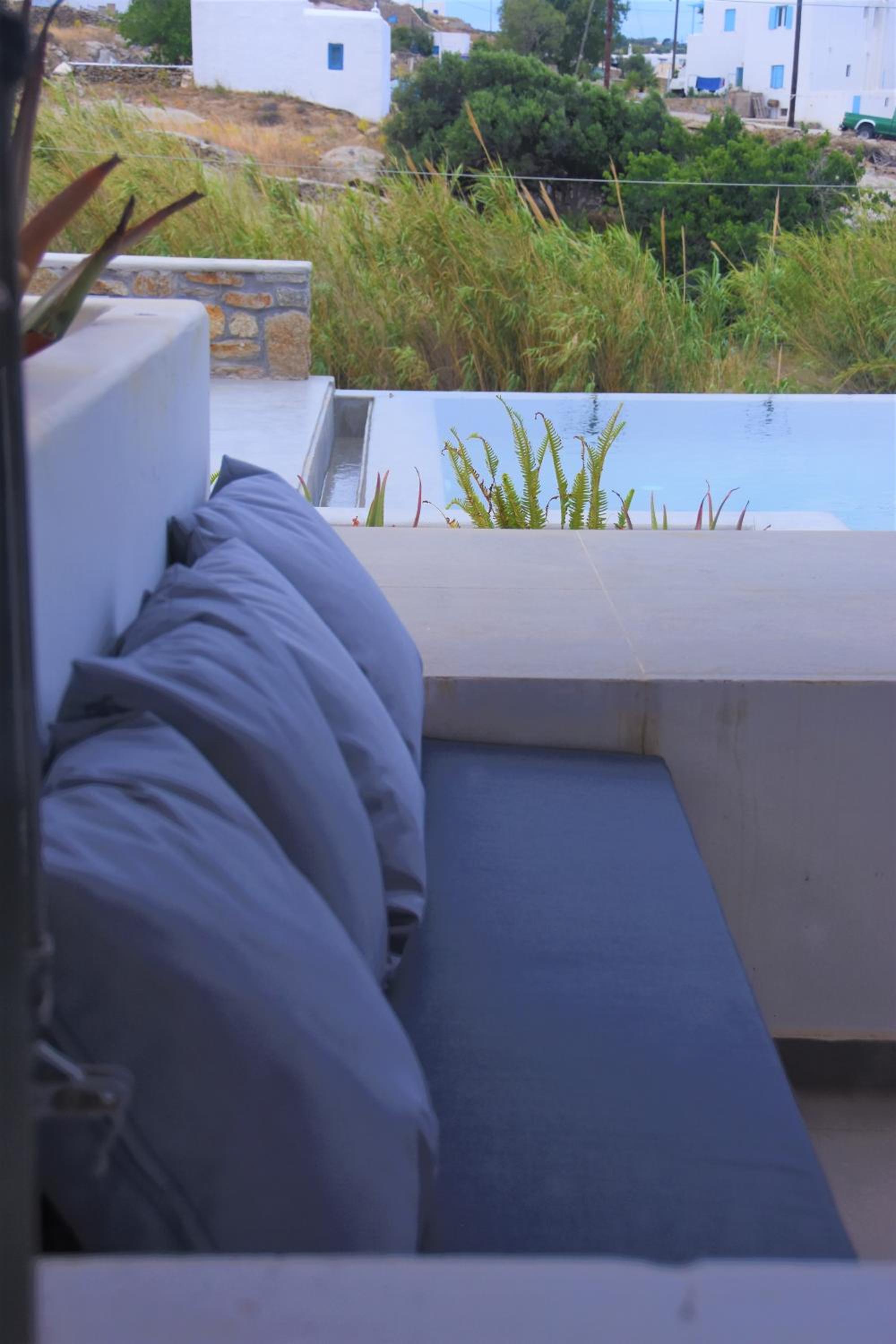 Maisonette with Pool Front Veranda photo 3