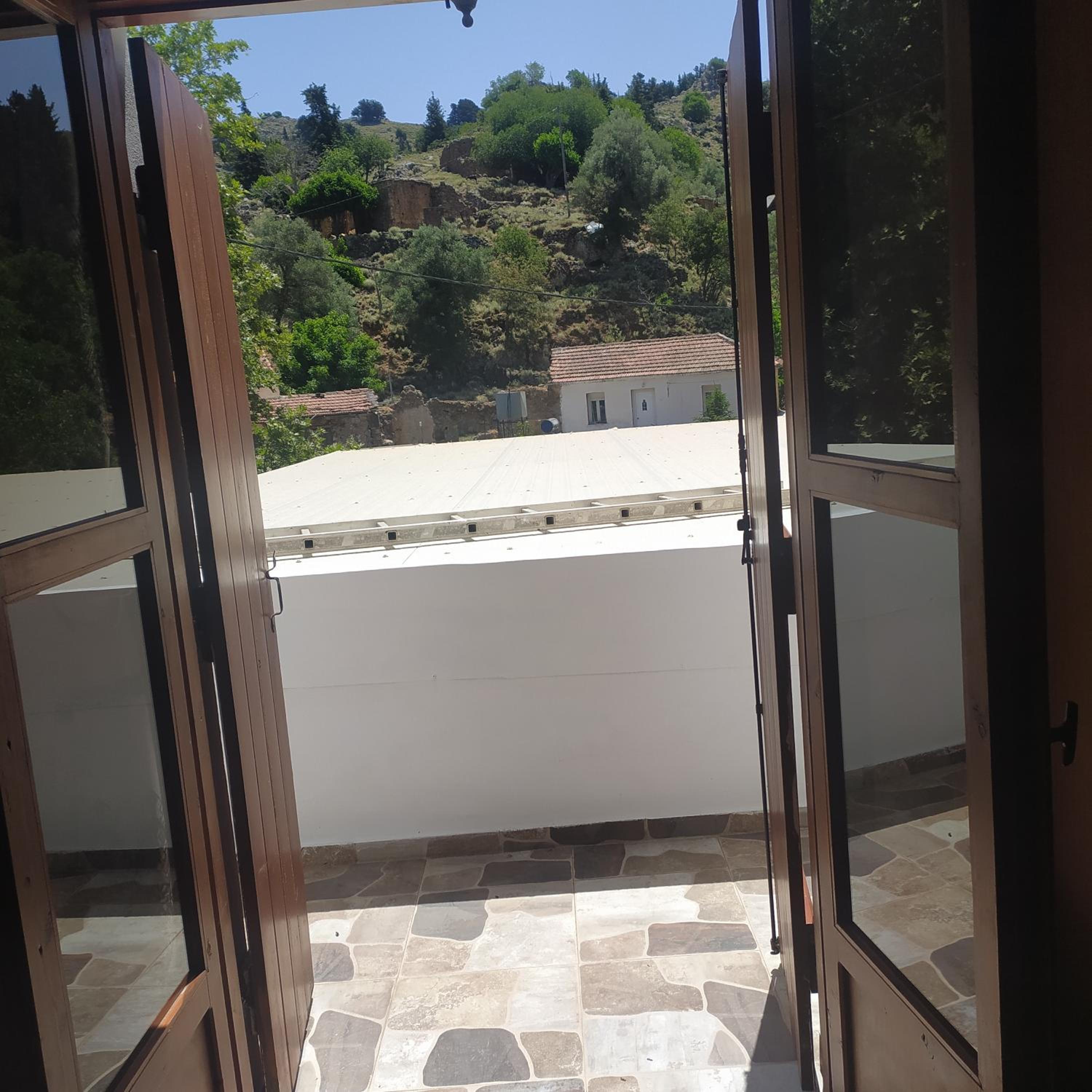 Twin Room with Mountain View photo 3