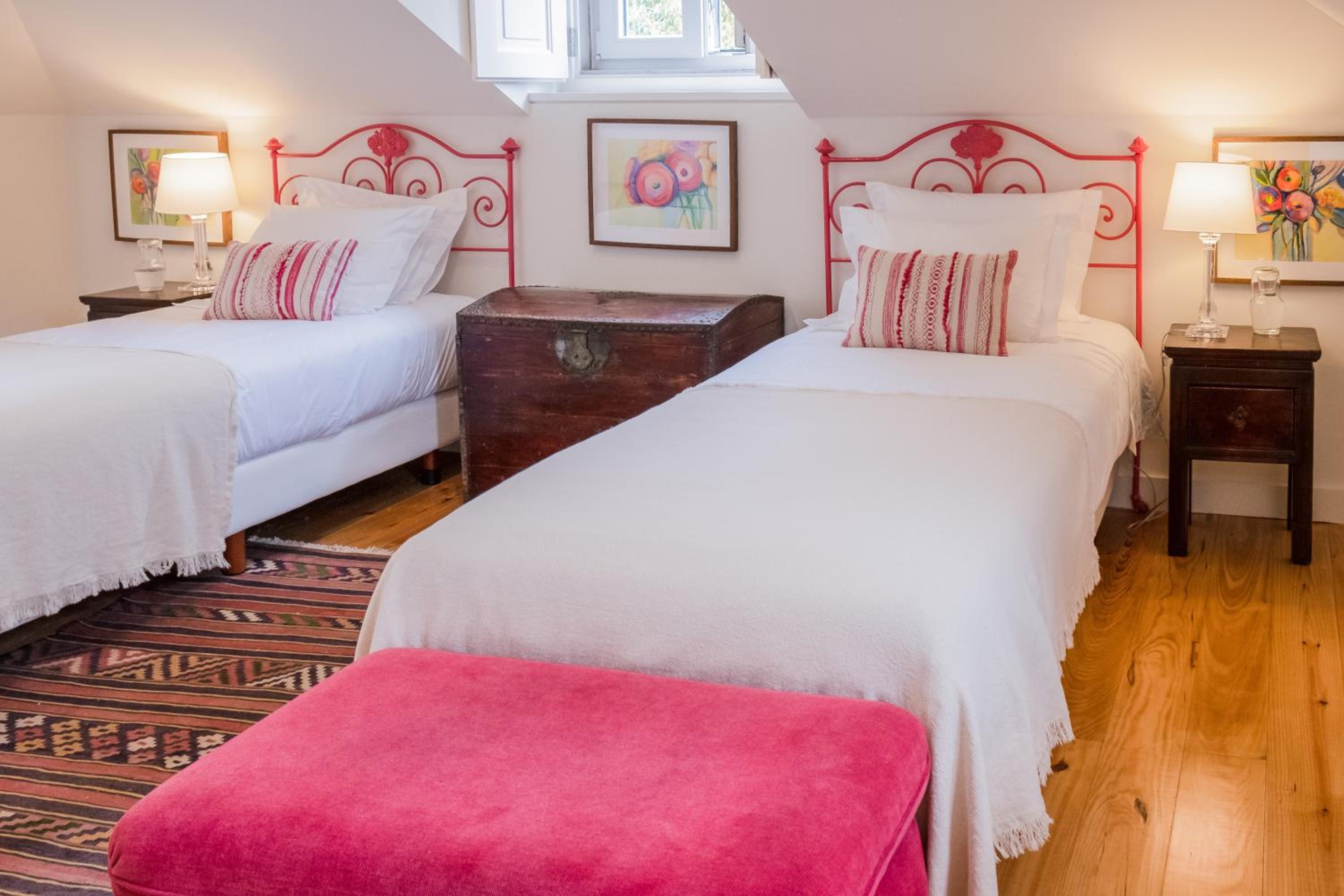 Standard Twin Room - Photo 1