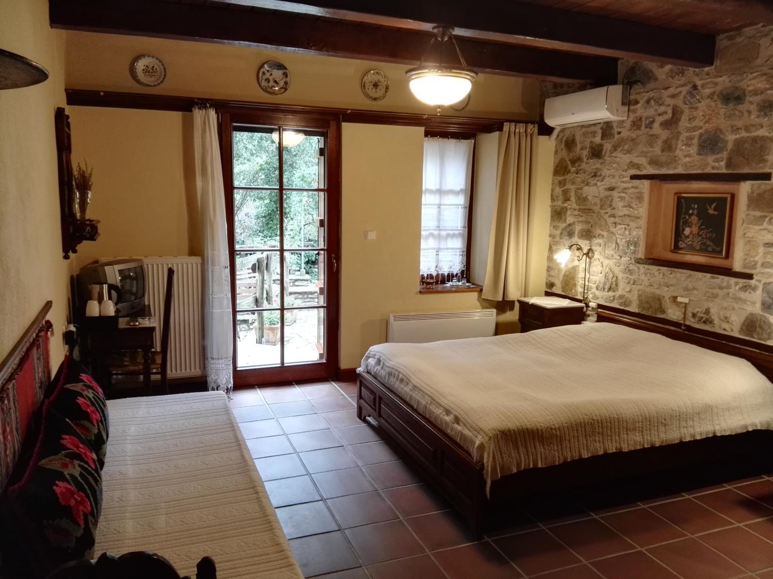 Triple Room with Terrace photo 3