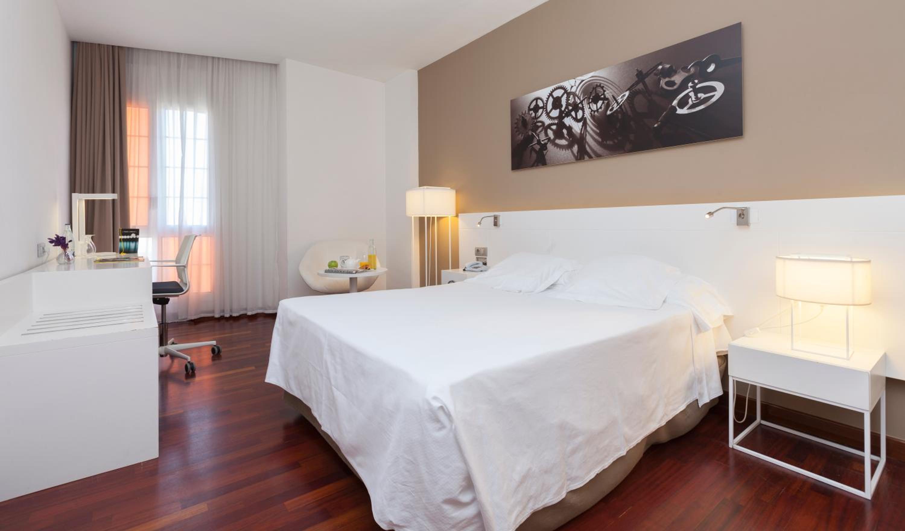 Standard Double Room - Photo 2