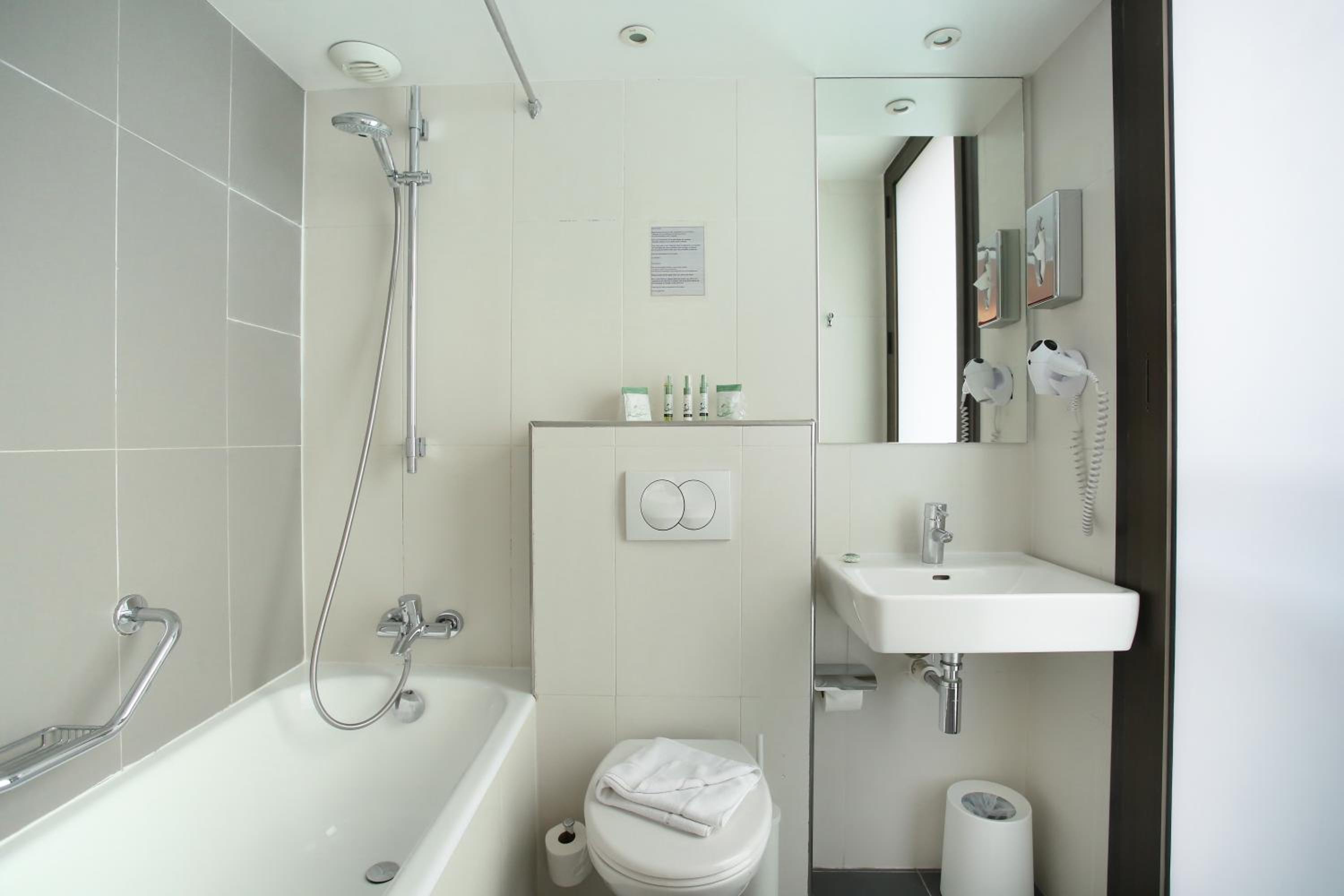 Superior Double or Twin Room photo 3