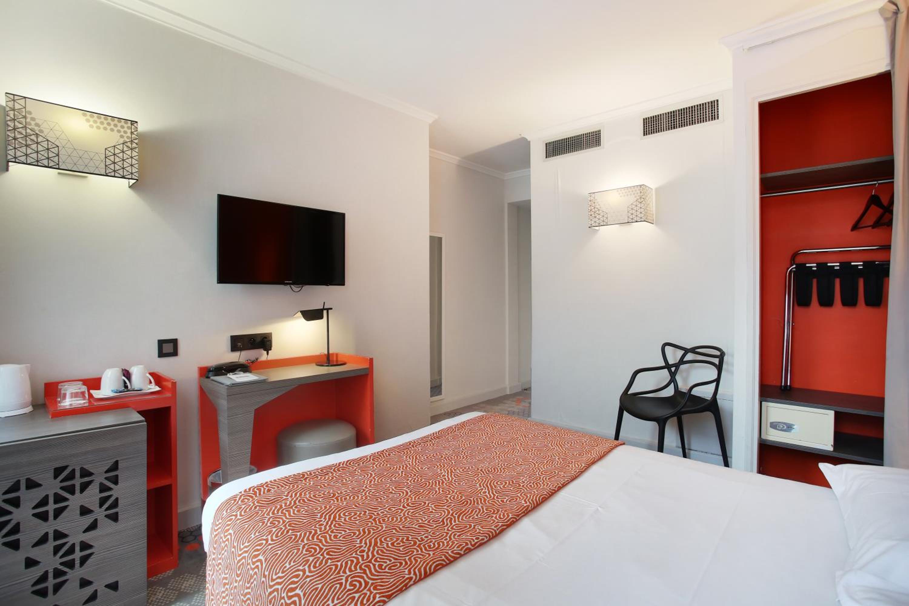 Superior Double or Twin Room photo 2