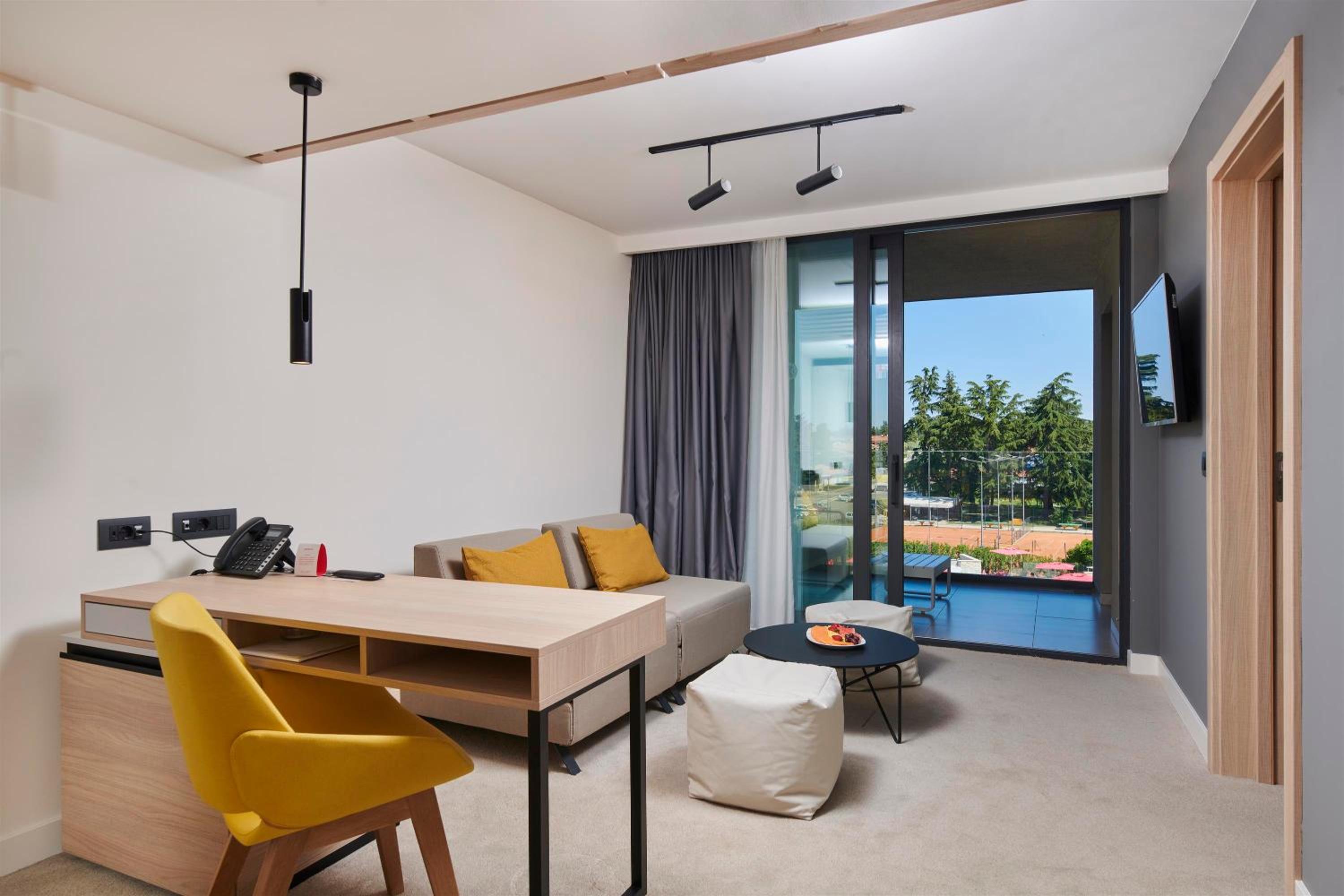 Suite con Balcón y Vista al Mar