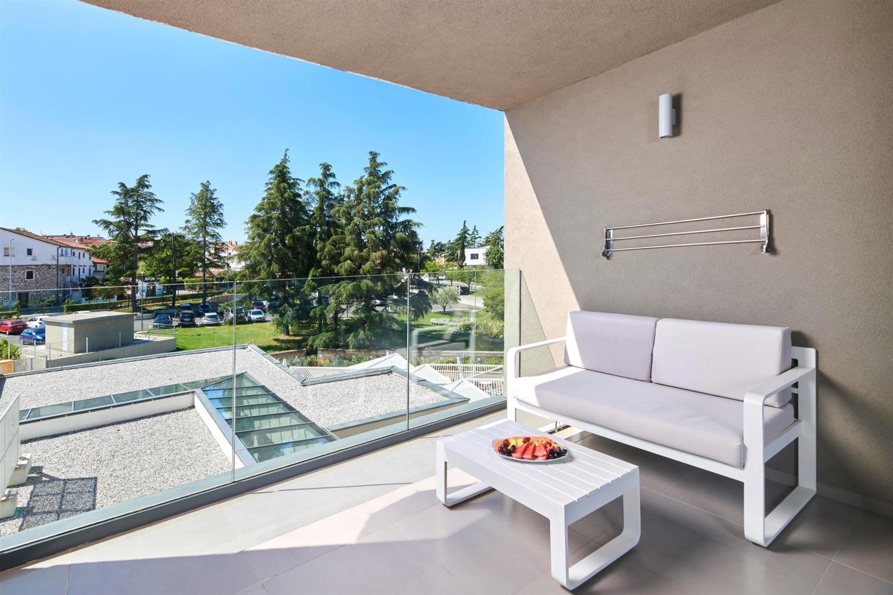 Suite with Balcony - Photo 2