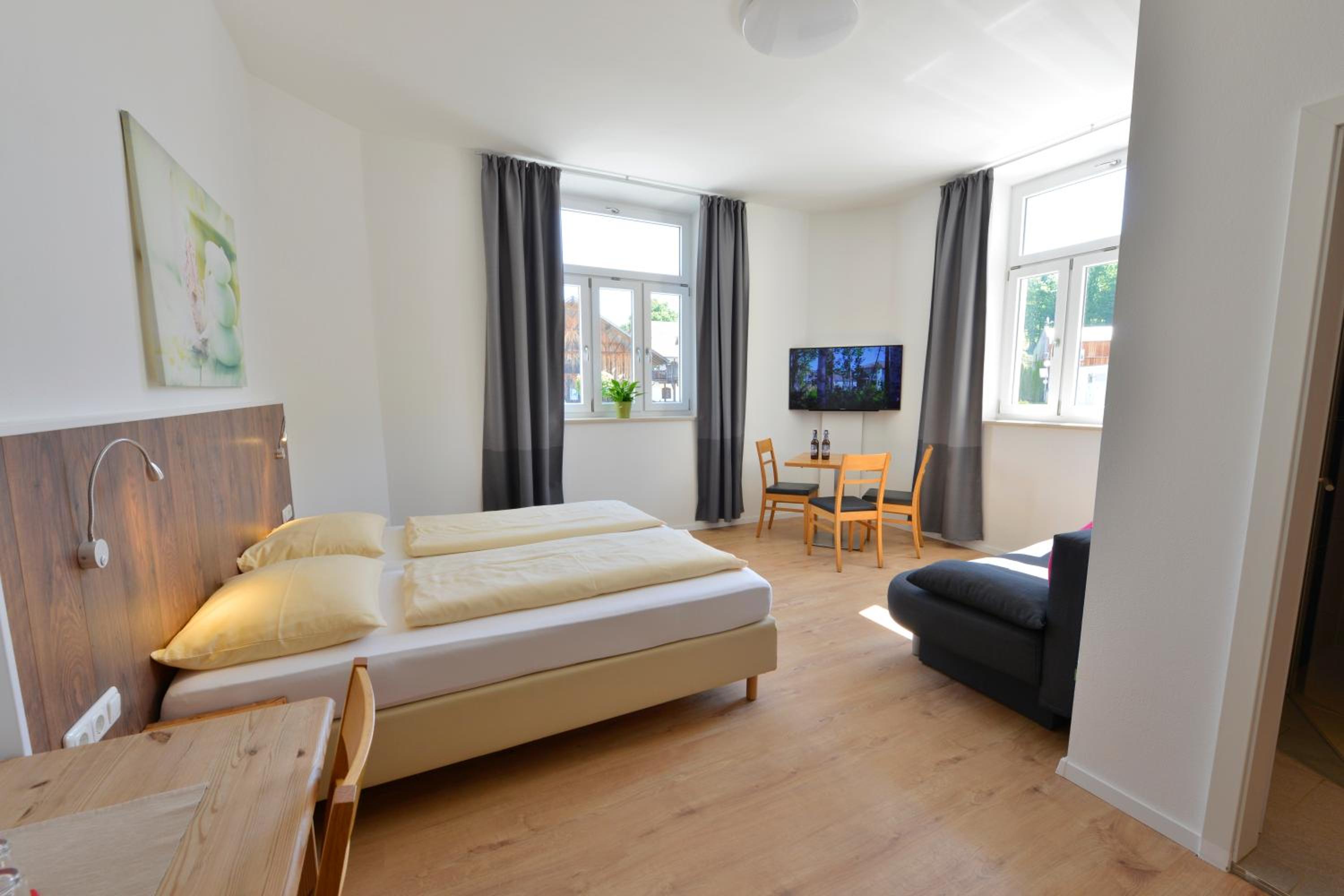 Large Double Room photo 2