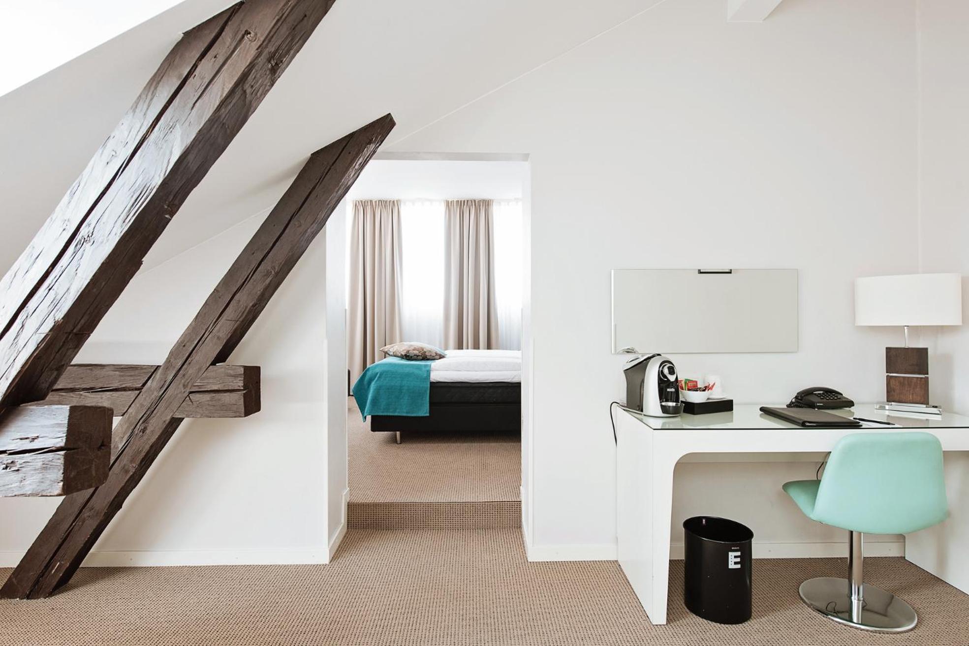 Junior Suite (2 Adults) - Photo 6