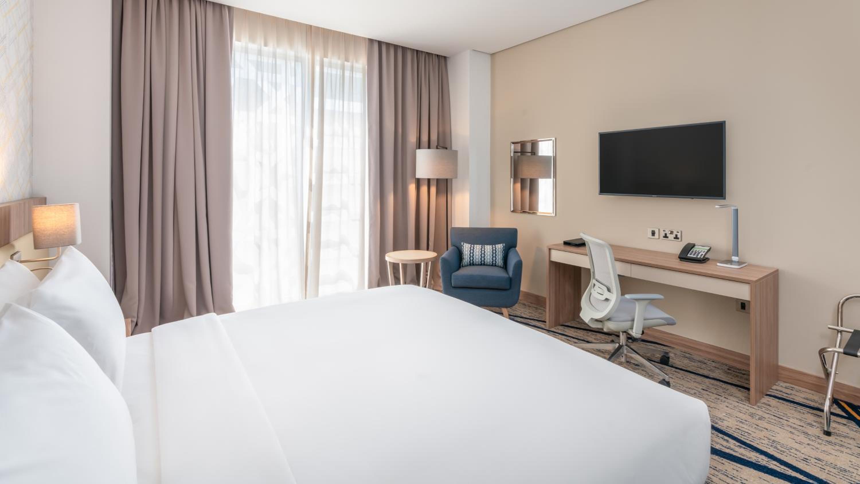 Premium King Room with Courtyard View - Photo 1