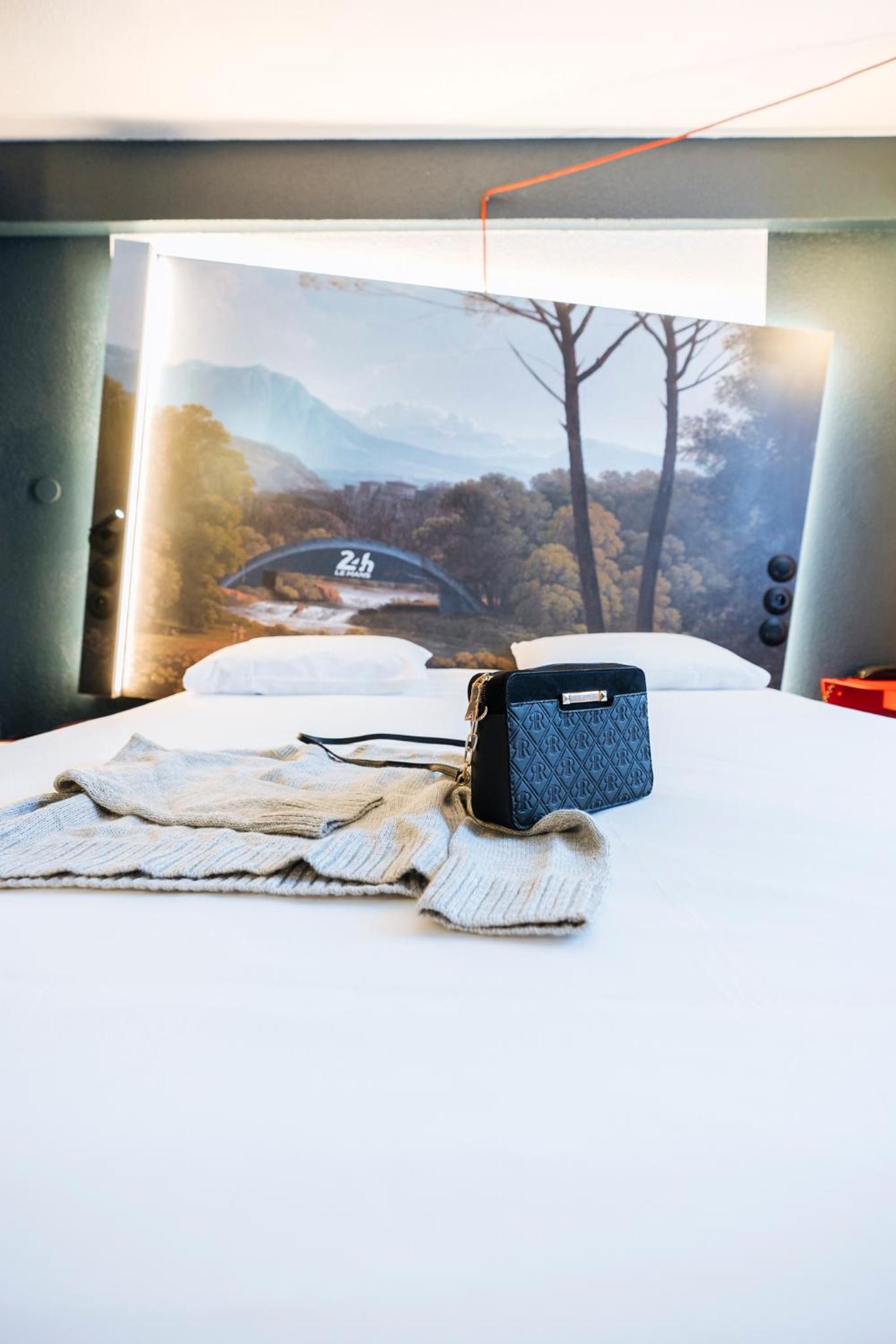 Standard Double Room - Photo 7