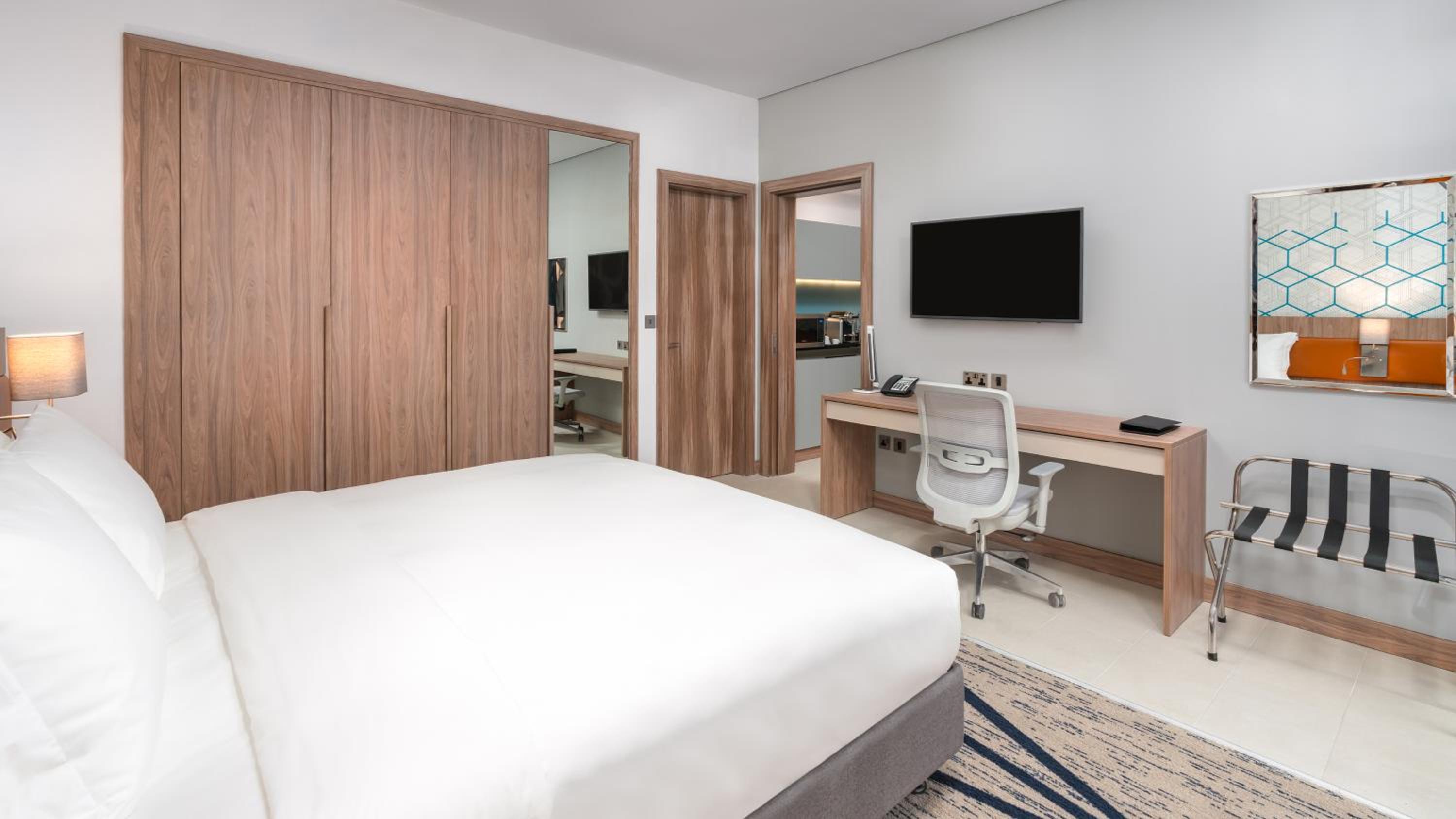 One-Bedroom Suite - Photo 2