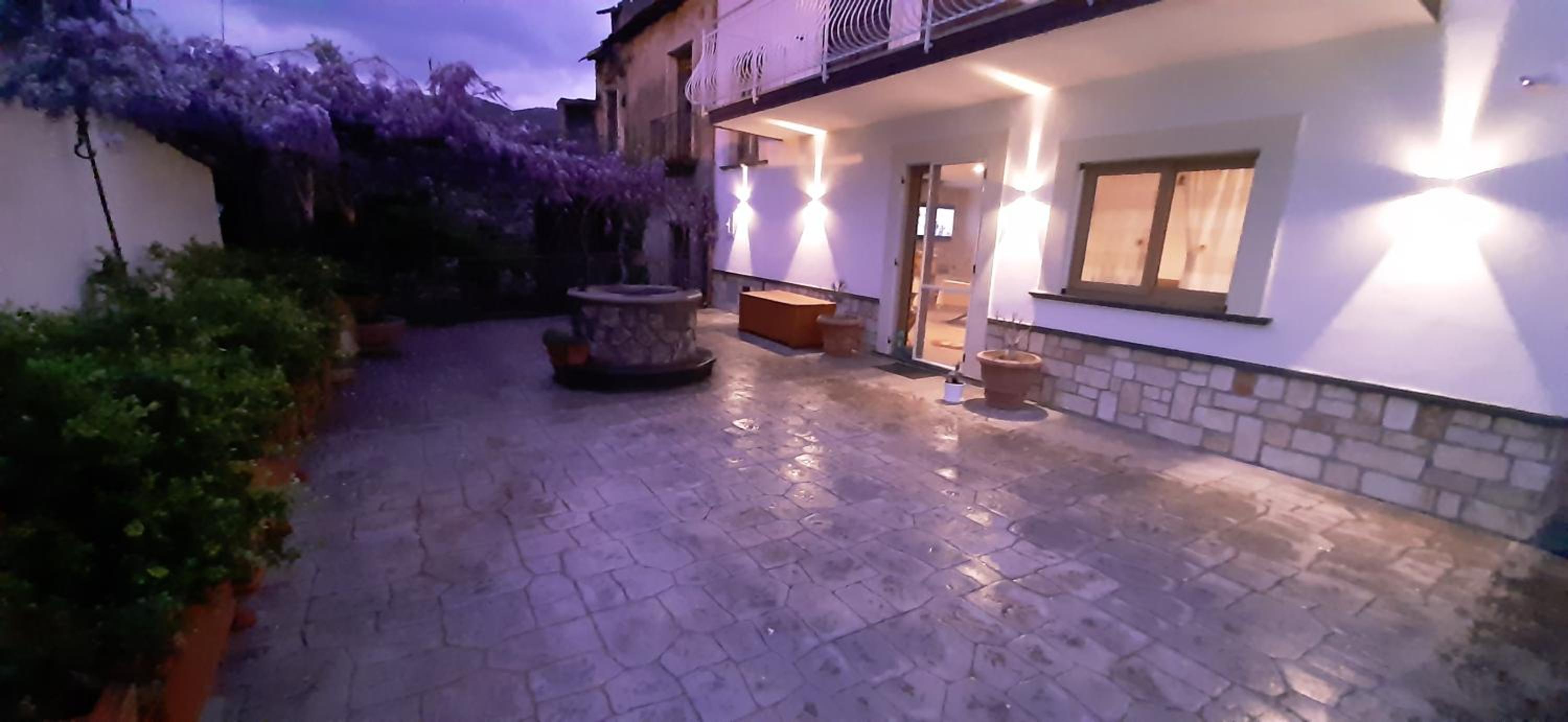 Double Room with Balcony - Photo 23