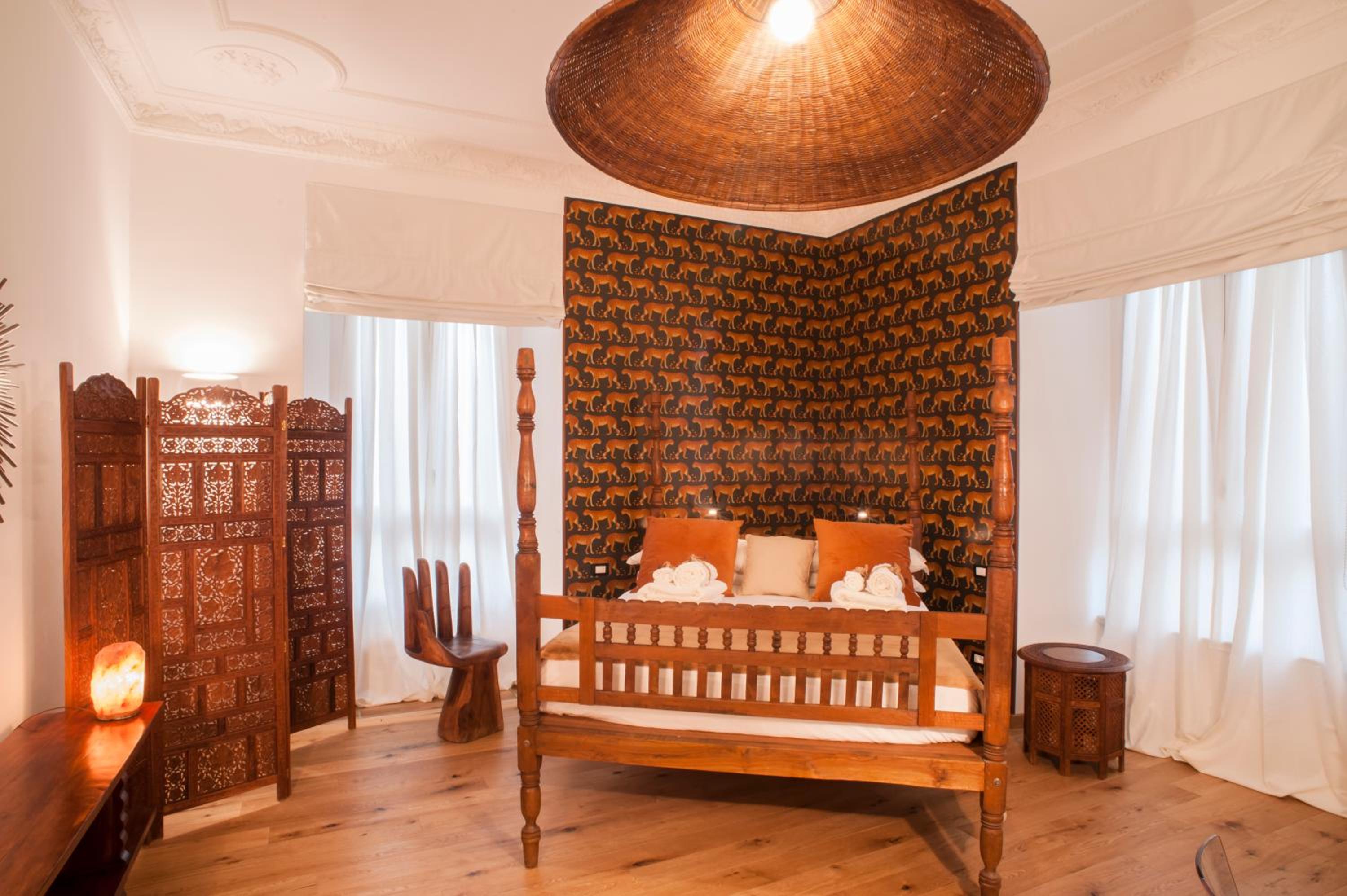 Deluxe Room (2 Adults + 1 Child)
