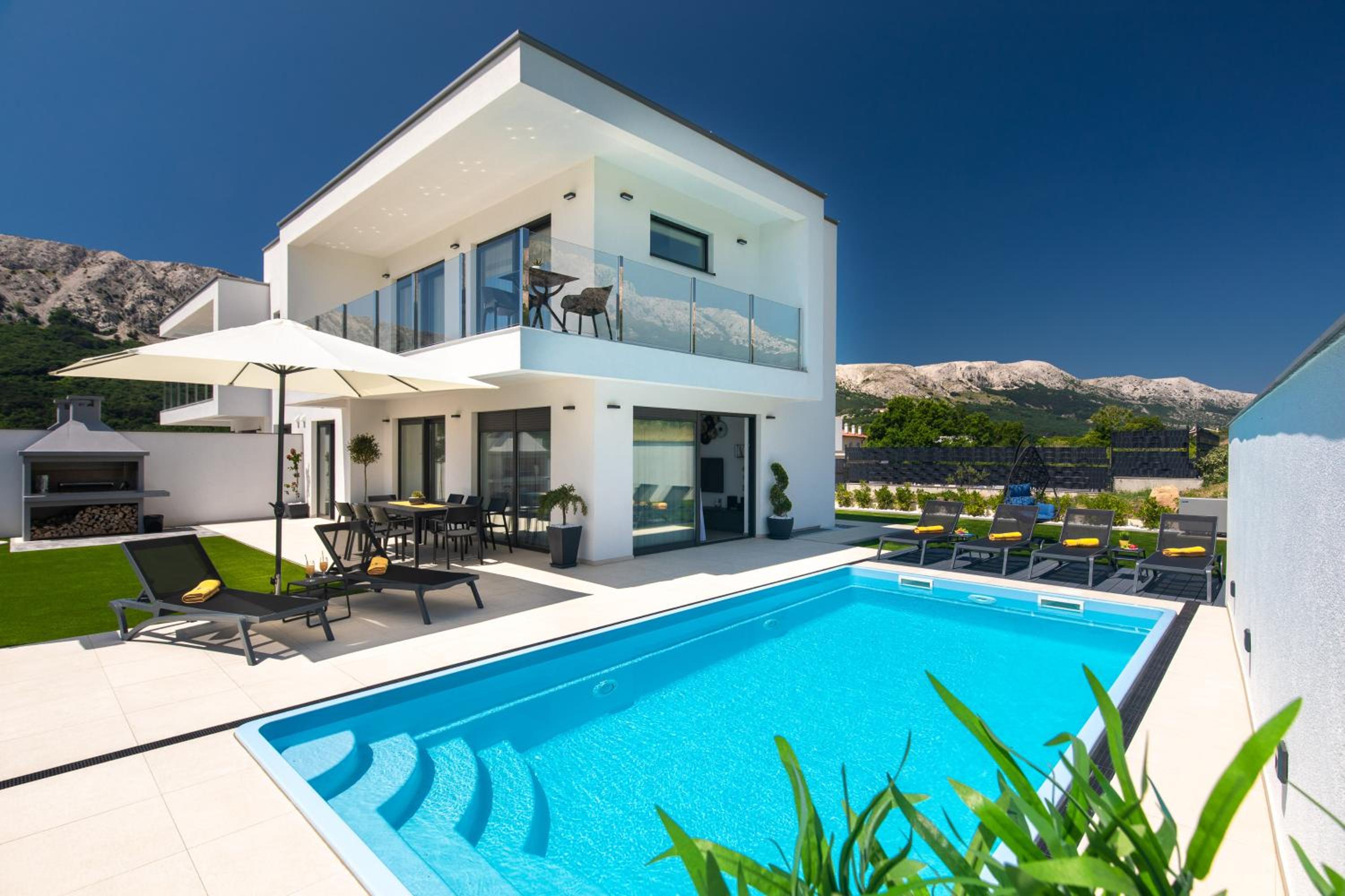 Villa with Private Pool photo 3