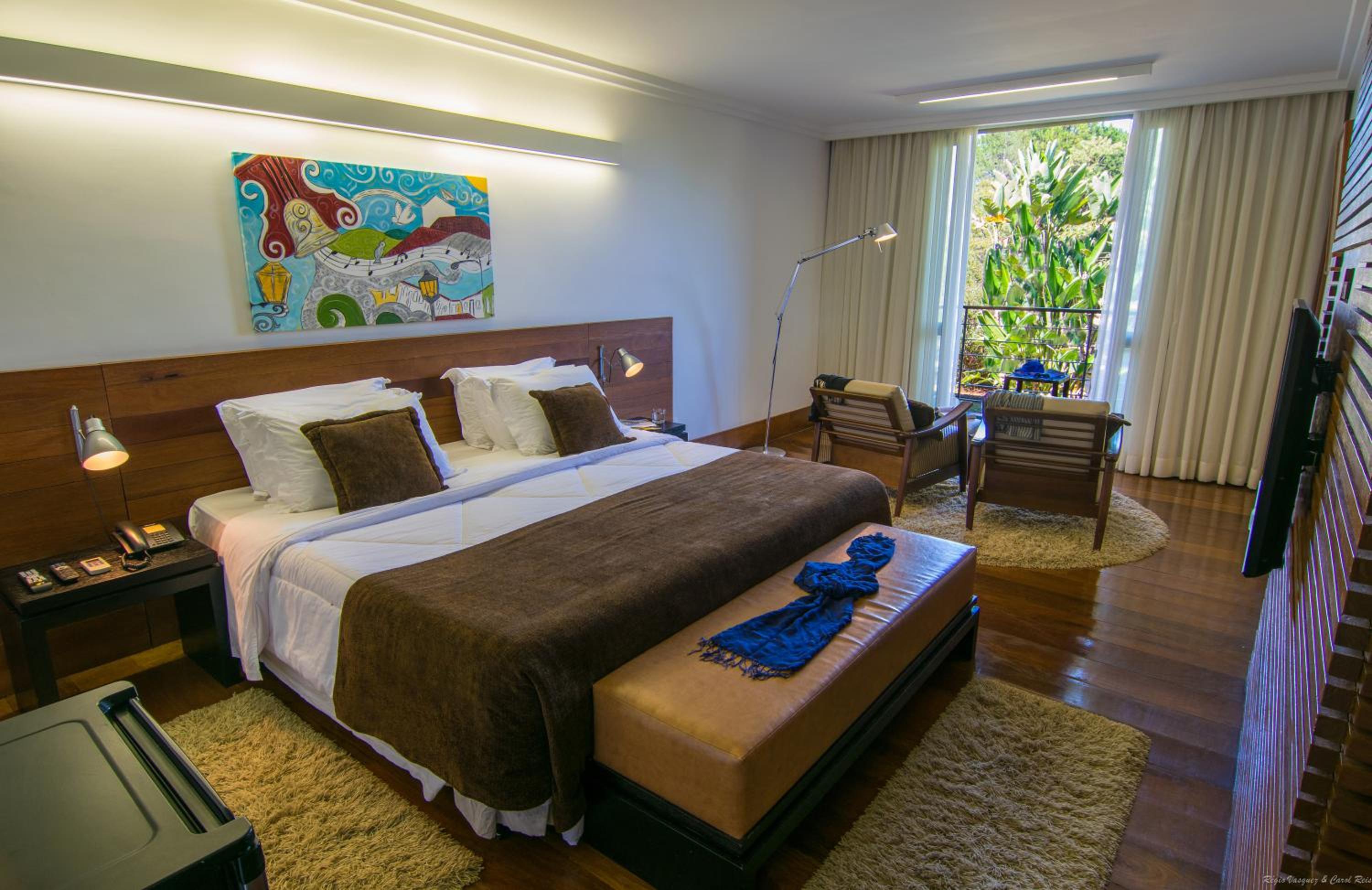 Deluxe Suite with Spa Bath