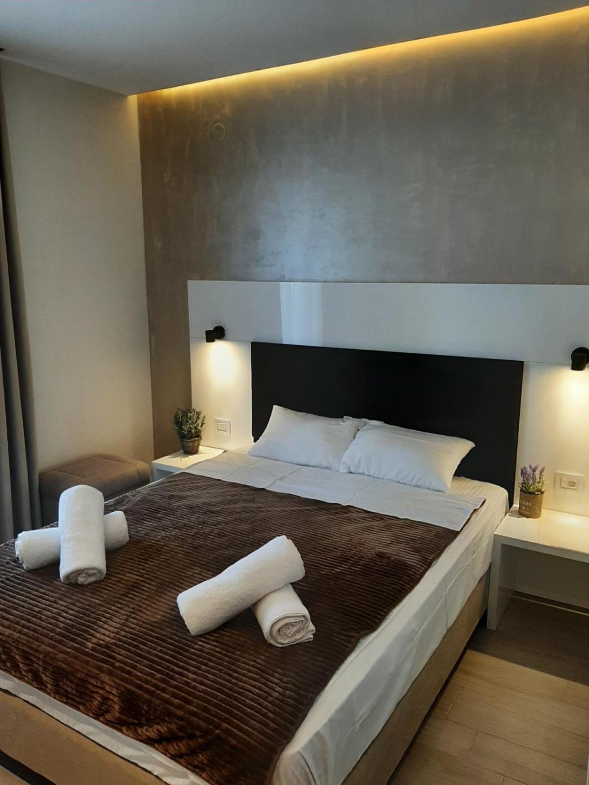 Deluxe Triple Room - Photo 9