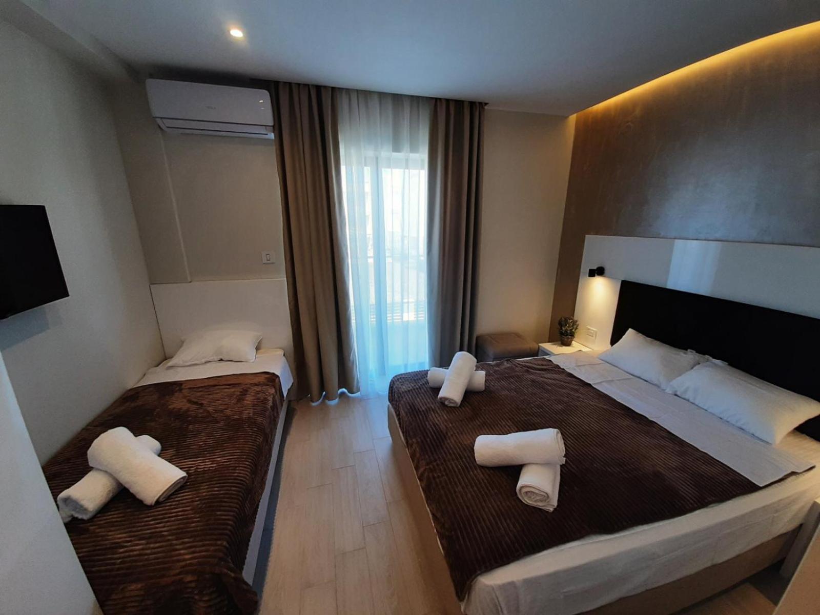 Deluxe Triple Room - Photo 3