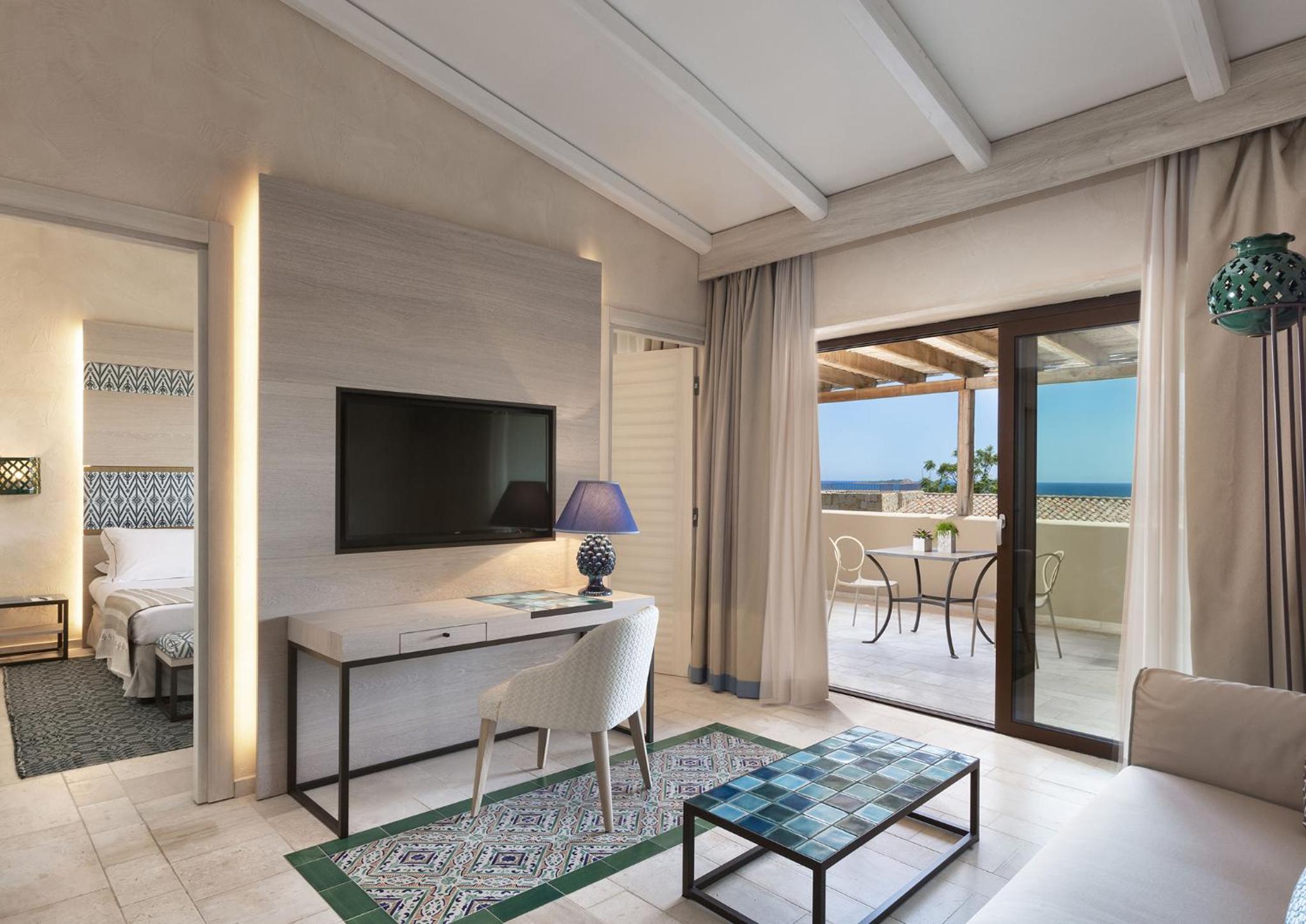 Suite with Sea View - Photo 3