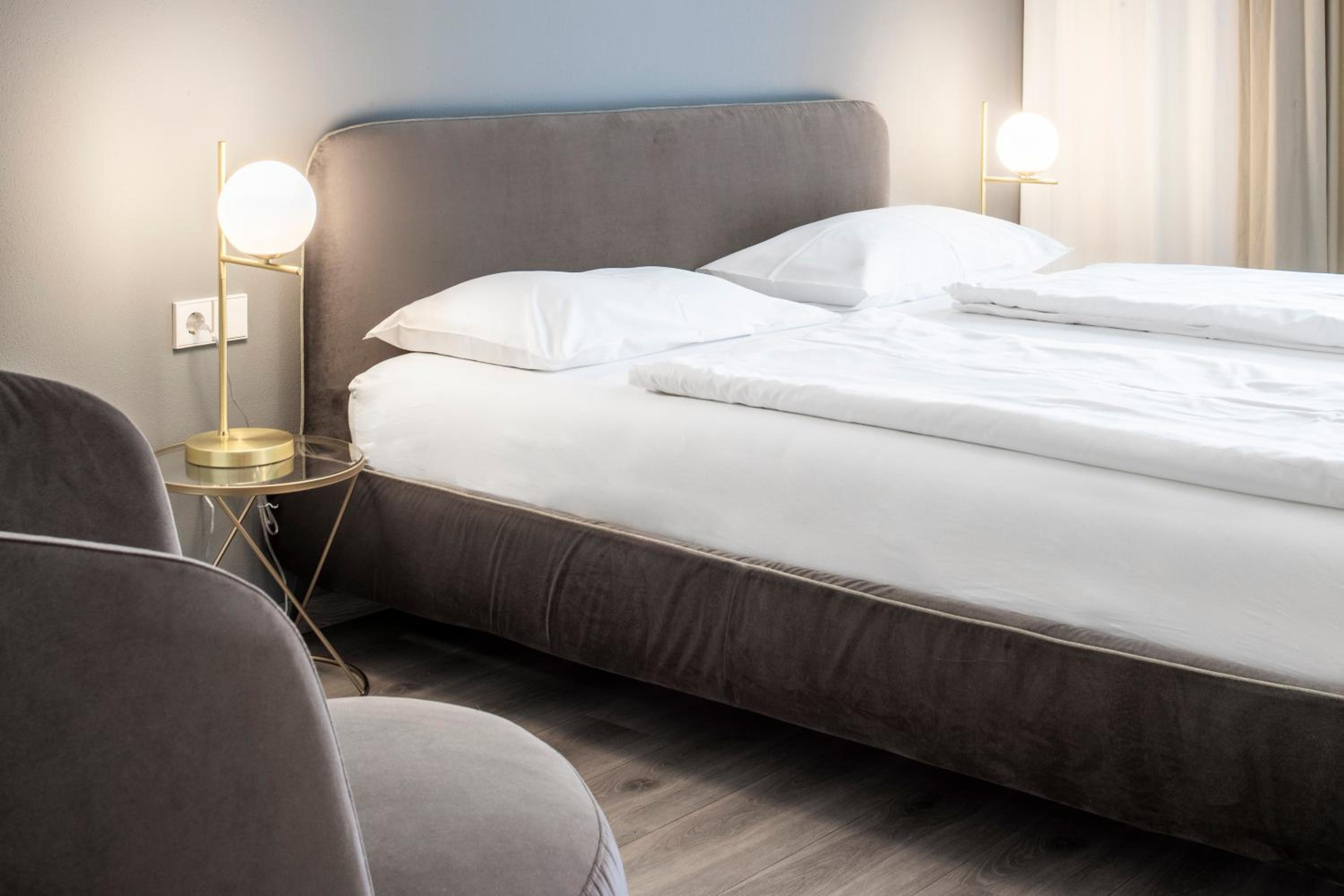 Large One-Bedroom Apartment